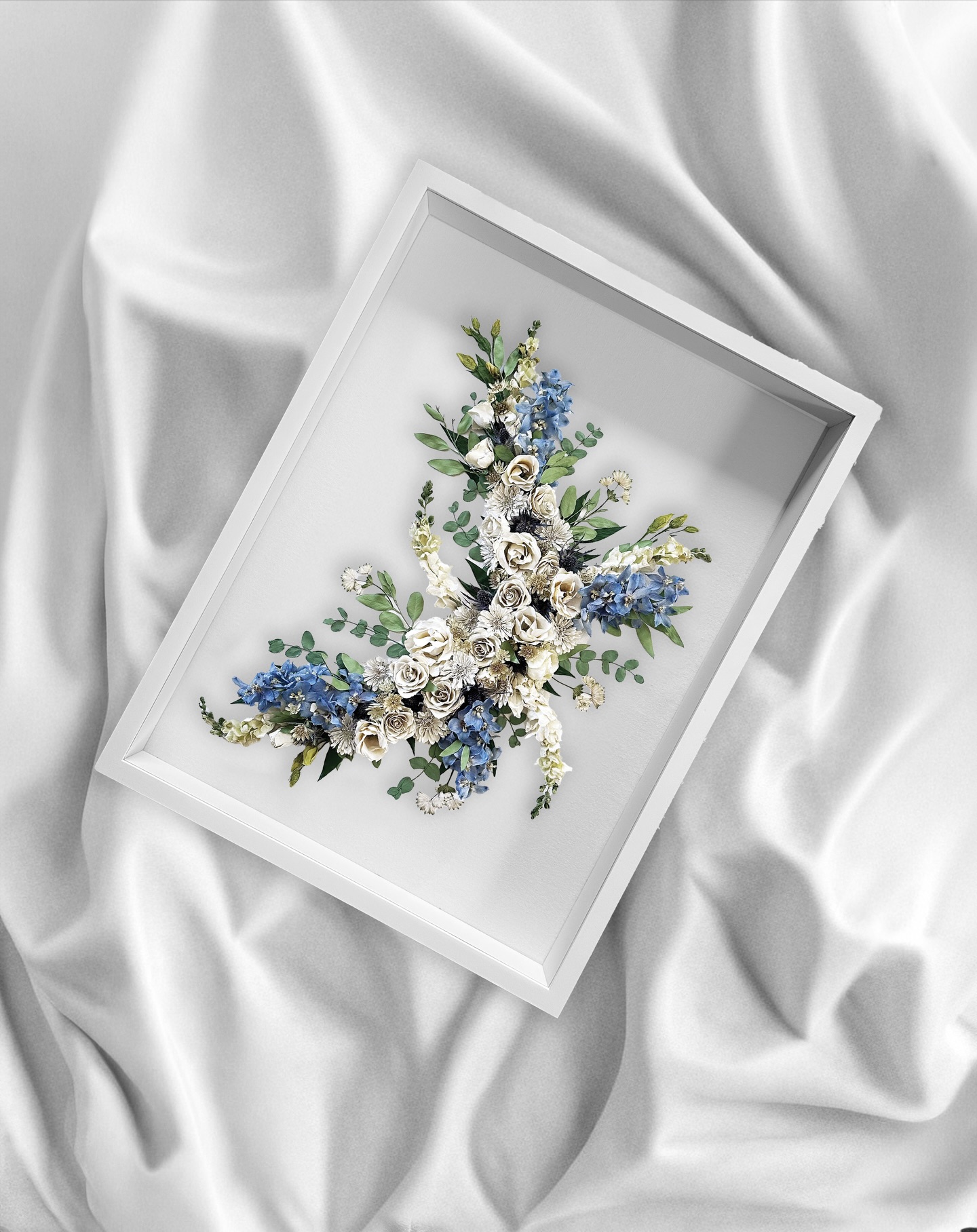 3D Wedding Flower Preservation for Bianca & Morgan — 18x24 in white.
Creating this piece was such a joy, and getting to know this couple made it even more special. Designing for a fellow creative is always an honor, and Bianca’s branding style is truly top-tier.
My artist heart is so full. This one will stay with me for years. 🤍✨
Original beautiful bouquet by @flowersbyangel
#weddingflowerpreservation #flowerpreservation #bouquetpreservation #floralsforever #preservedbridalbouquet #weddingflowers #bridalbouquetart #keepsakeart #weddingartist #modernfloraldesign #customartwork #weddingdetails #bridetobe #weddinginspo2026 #bridalinspo