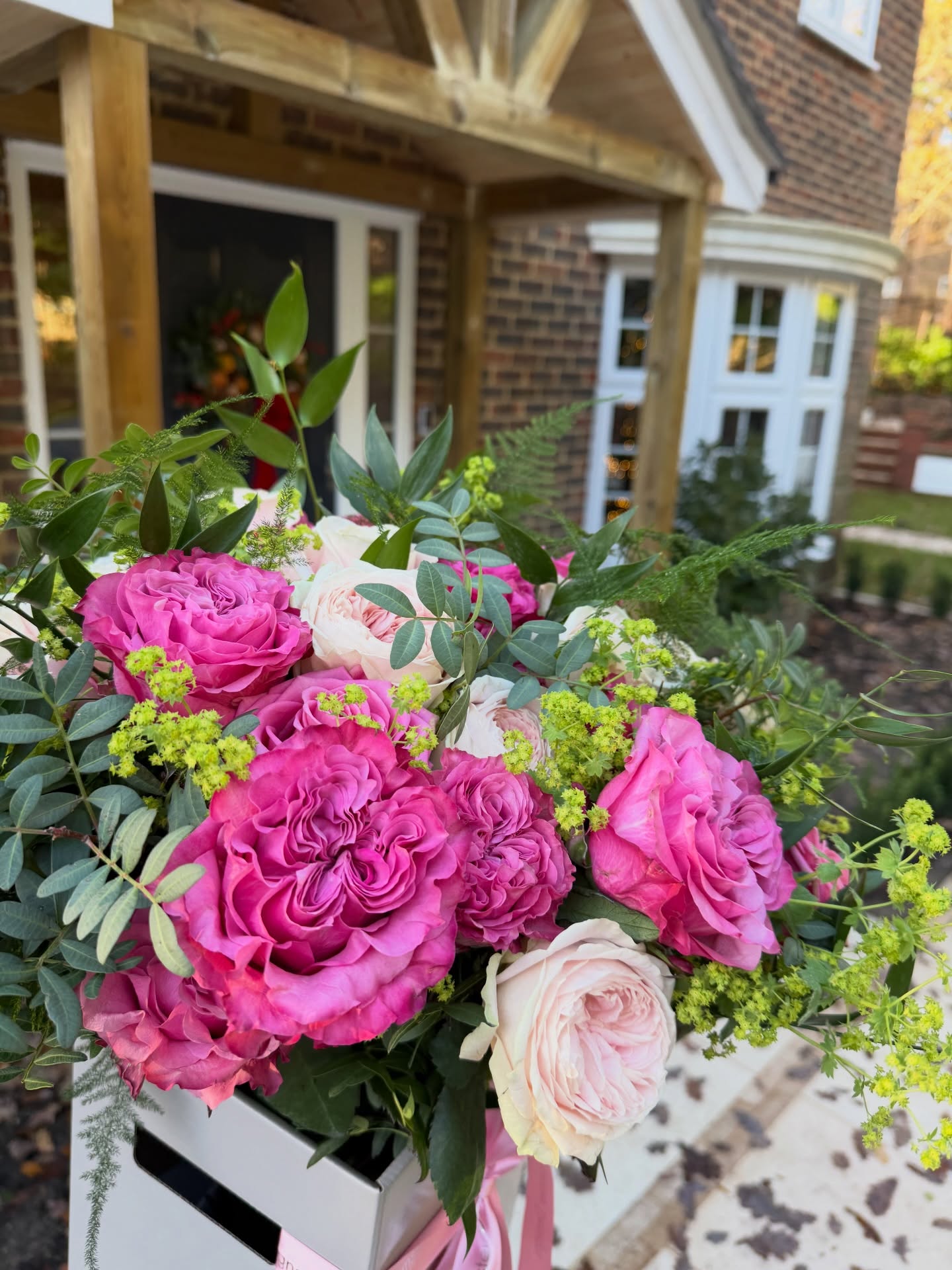 Beautiful flowers delivered right to your door.
Shop on line via the link in the bio for local and nationwide delivery. 🚚
#blomsterdesignsflowers #nextdayflowers #flowerdeliveryservice #flowerdeliveries #florals #blomsterdekoratör #flowerdeliverysurrey #flowerdeliveryuk