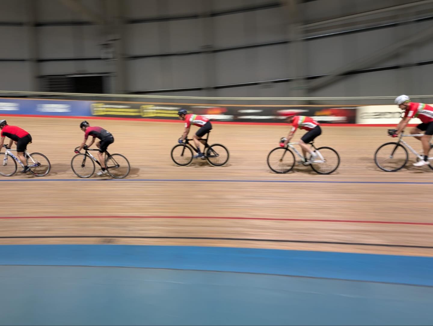 While a few Sunday riders hit the chilly Mendips today, some of the more sensible members of the club took to the warm and the boards of the Velodrome! Great morning out for plenty of CDRC riders #cdrc #tracksession #clublife #trackday #stayingwarm #cdrc #clevedonanddistrictroadclub #velodrome #tracklife