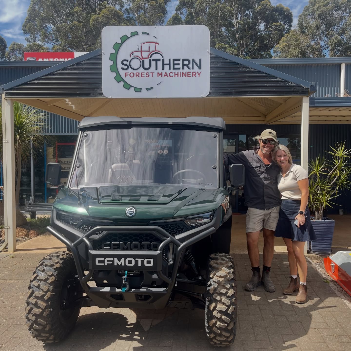 Lachy’s Luxury! 👌
Congrats to Lachy on collecting this supersized CFMoto U10 Pro XL that is all class.
✅ 6 Seats - in leather finish
✅ Bluetooth Sound System
✅ Apple CarPlay
✅ Big 1,134Kg Tow Capacity
✅ E-Shift Push Button Gears
✅ Electric Tilt Tray & More
#manjimup #pemberton #franklandriver #nannup #boyupbrook #capelwa #utv #cfmoto @cfmoto_australia #farmingwa #offroad #bridgetownwa #southwestwa