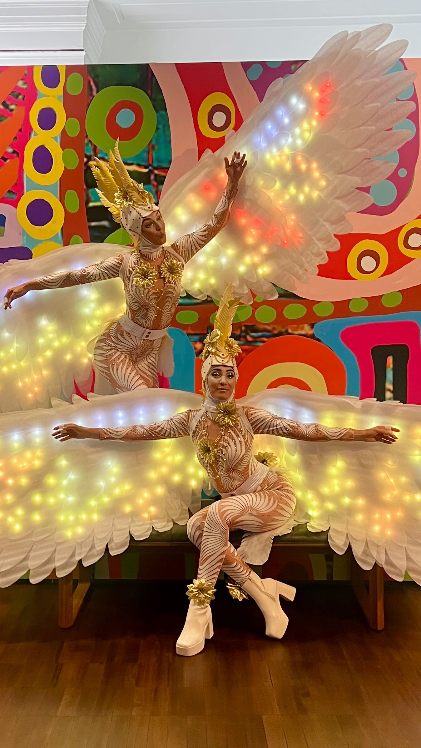 Sydney’s streets got a feathery festive glow this season!
Our Christmas Cockatoos have been spreading joy, sparkle and cheeky charm all around the city, lighting up hearts and selfies wherever they go.
Catch them twirling through the tinsel until Christmas!
#ChristmasCockatoos #DanceCircus #CityOfSydneyChristmas #StiltWalkers #FestiveEntertainment #SydneyChristmas #RovingJoy #BirdsOfFestiveParadise
.
.
.
.
.
.
.
.
.
.
Thanks to @enhancentertain and @cityofsydney