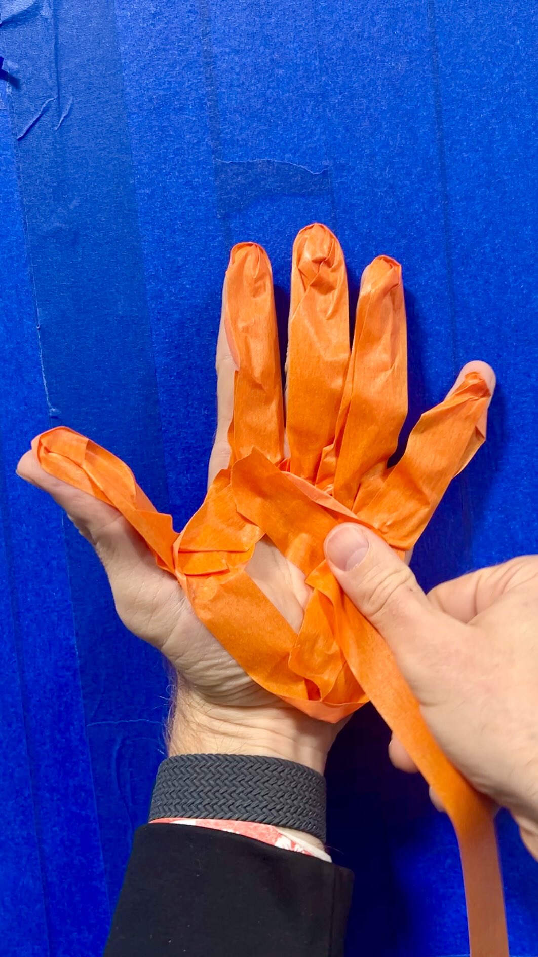 We got 99 problems, but drawing hands ain’t one. This is actually the first time we ever tried making hands like this. It’s embarrassingly easy. So no more excuses, y’all!
#tapeart #hand #handdrawn #99problems #tutorial