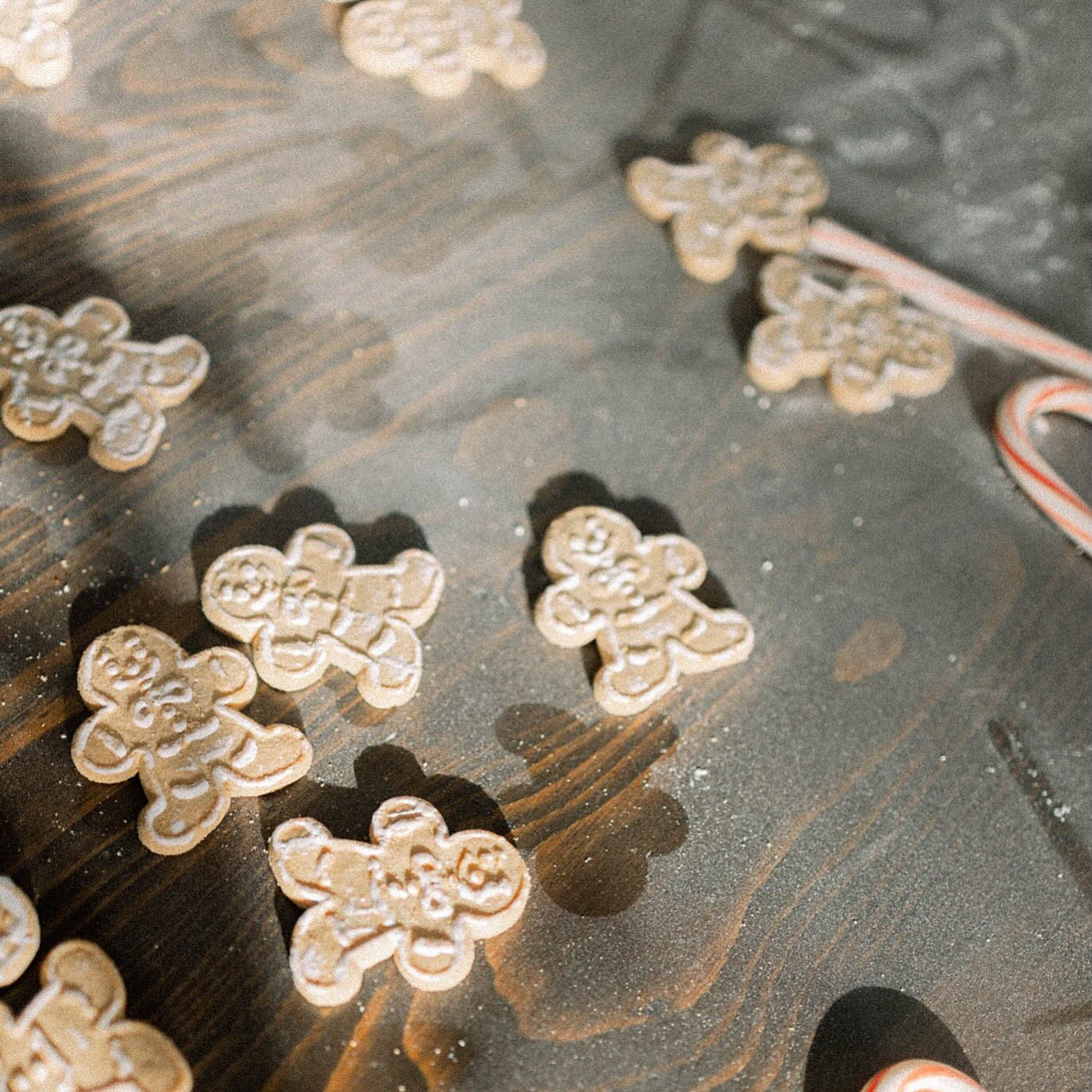 Merry Christmas Eve 🎄
Life’s been full lately. Just checking in & wishing you a cozy holiday. More soon 🤍