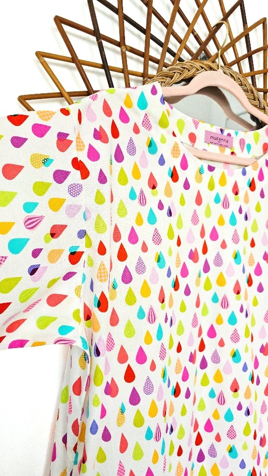 My final dress for the year!
A rainbow raindrop shift, made for a lovely customer 🌈
Makenna has been stitched in the cracks of long days, late nights, tired hands, and a lot of joy. Some days it was energising, some days it was pure stubbornness.
Thank you to everyone who chose this brand, trusted me with your dresses, waited patiently, and wore my creations out into the world. I am super thankful and grateful.
That’s a wrap for the year.
I am going for a rest and coming back with new ideas (and probably more colour) in the new year.
Have a very blessed December everyone!
#makennastudio #SlowFashion #madeinsingapore