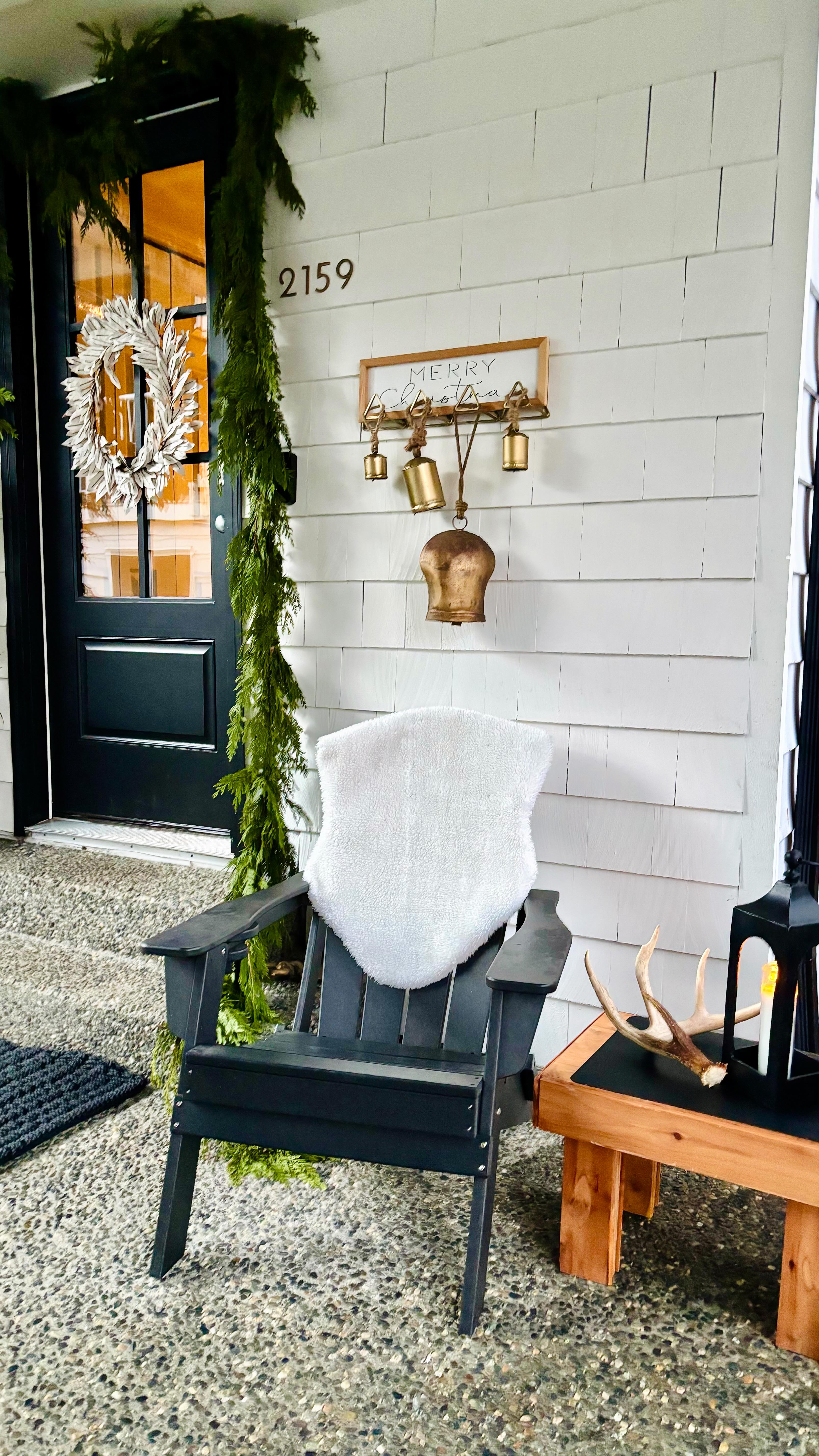 December carries its own kind of energy… full, emotional, nostalgic, and a little overwhelming in the most beautiful way.
So we create spaces that invite us to breathe. To slow down at the door.
#HolidayEntrance
#FestiveFrontDoor #degiannidesigns