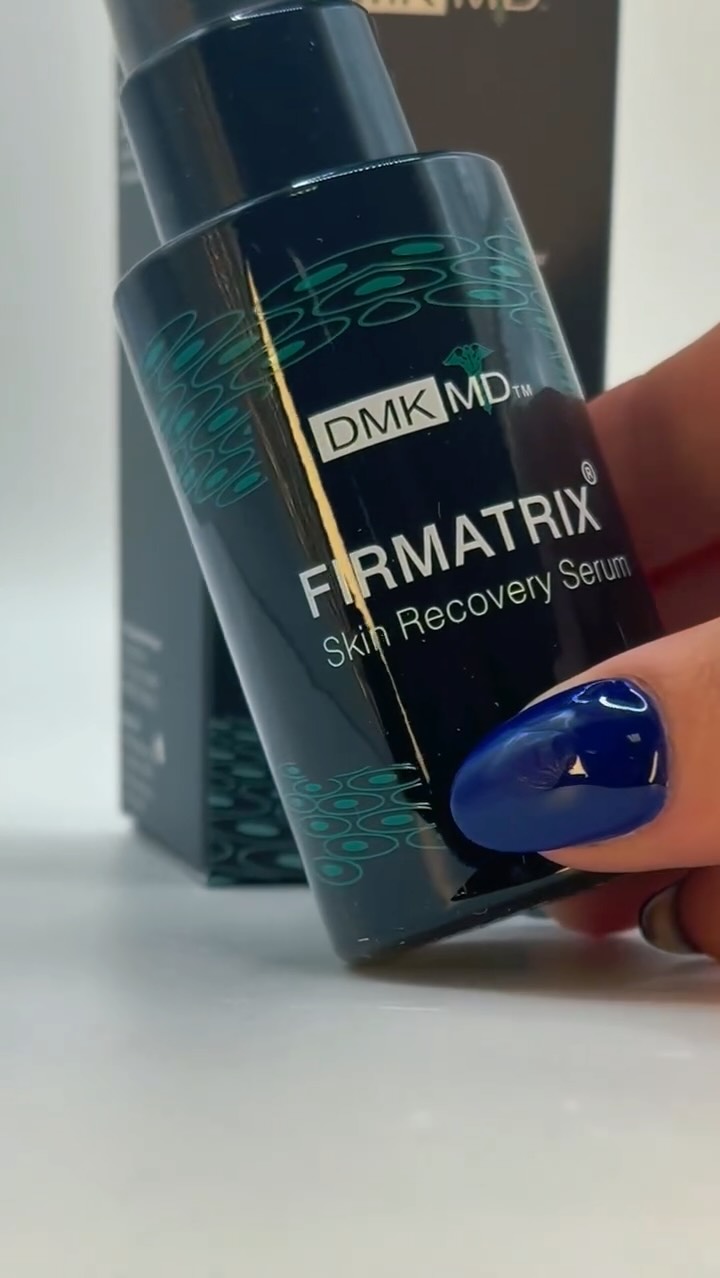 The MD range represents DMK’s “Home Prescriptive / Age Management + Skin-Function Optimization” products — meant to bring professional-level results at home.
🌧️ Wetter Than Water
Deep hydration emulsion that penetrates quickly to plump, calm, and strengthen dehydrated skin.
🧬 FirMatrix
Rebuilding serum that restores skin firmness, supports collagen, and improves density for a lifted, fuller look.
👁️ Eye Web
Tightening eye treatment that lifts, firms, and brightens the delicate eye area with “web-like” support technology.
🌊 TransGenesis Crème
Advanced age-management cream that boosts cell renewal, smooths lines, and enhances elasticity and moisture.
✨ Elevate (Neck & Décolleté Crème)
Lifting and firming cream designed to tone, tighten, and rejuvenate the neck and chest.
🦠 Enbioment Cleanser / Mist / Serum
Probiotic skincare system that restores a healthy skin microbiome—ideal for acne, eczema, rosacea, and sensitized skin.