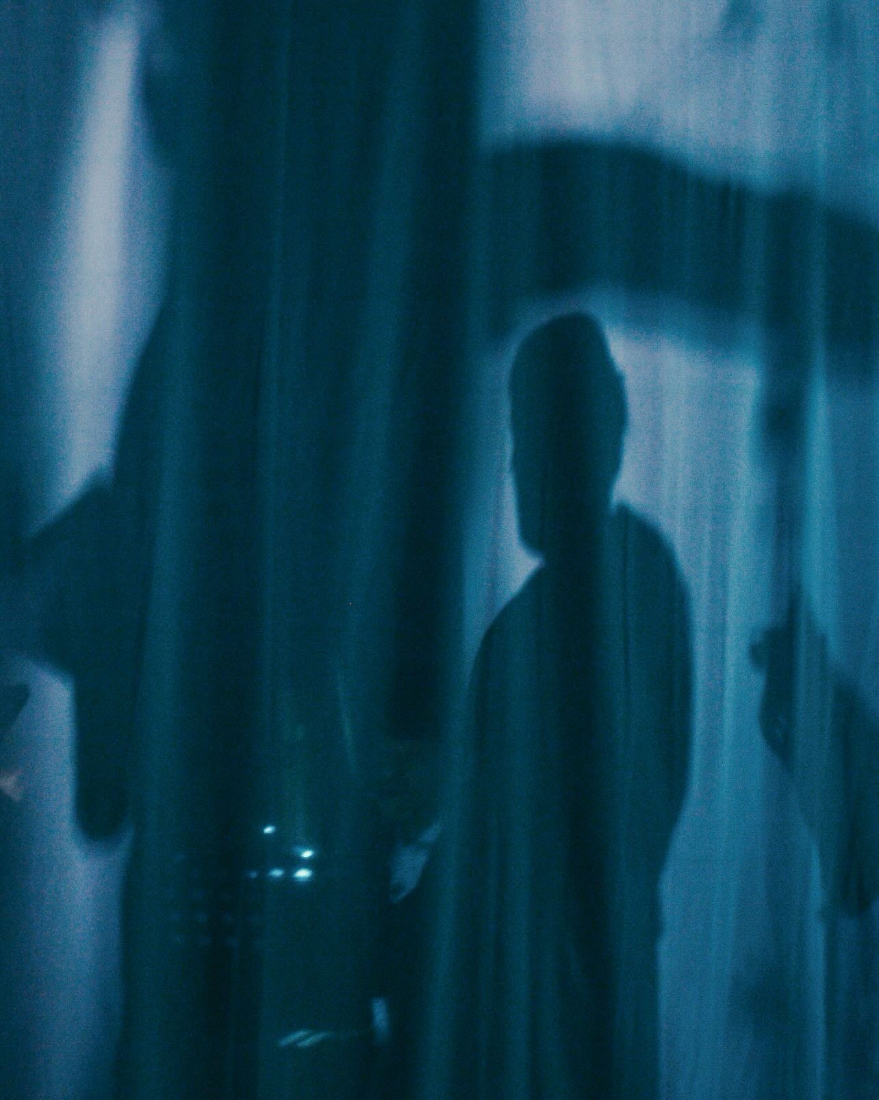 Wir blicken zurück aufs zu Ende gehende Jahr 2025:
Am 1. November präsentierte SONUS FEMINÆ das Programm “BEYOND THE VEIL II – Musik aus italienischen Frauenklöstern” in der Kirche St. Elisabeth.
🏰 Das Ensembles Cité des Dames & Guests gewährte zusammen mit dem Cradle Ensemble und Stella Nostra Einblicke in die musikalische Hochkultur der italienischen Nonnenklöster des 17. Jahrhunderts – mit Werken von Komponistinnen wie Chiara Margarita Cozzolani, Sulpitia Cesis und Raphaella Aleotti.
🔮 Danke für diesen fantastischen Abend, der die tief verwurzelte Verbindung zwischen Musik und Spiritualität lebendig werden ließ!
🎼Musiker:innen: Cité des Dames & Guests + Cradle Ensemble + Stella Nostra
Amy Green (Sopran)
Ellen Hünigen (Sopran)
Susanne Wilsdorf (Sopran)
Anja Simon (Alt)
Anna Fusek (Blockflöte & Violine)
Miako Klein (Blockflöte & Violine)
Grégory d’Hoop (Blockflöte)
Veronika Schiela (Blockflöte)
Yeuntae Jung (Blockflöte)
Jack Adler-McKean (Serpent)
Jia Lim (Orgel)
Iñigo Giner Miranda (Regie)
Guillem Borrás Garriga (Dramaturgie)
📷 © Lux Studio Productions (@luxstudioproductions)
@st.elisabeth.villaelisabeth @miakoklein @gregtheflute @veronika.schiela @yeuntae @jack.adlermckean @jia.keys @iginer @guillem.hh @kili_kit_ty
#sonusfeminae #sonusfeminae2025 #beyondtheveil #klostermusik #italienischefrauenklöster #italianmonasteries #nunnery #convent #citédesdames #cradleensemble #stellanostra #komponistinnen #femalecomposers #frauenindermusik #womeninmusic #womeninearlymusic #altemusik #earlymusic #musichistory #womeninhistory #concert #konzert #stelisabethkirche #music #berlinmusic #berlinconcert #berlinculture #berlinevent #berlinmitte #berlin