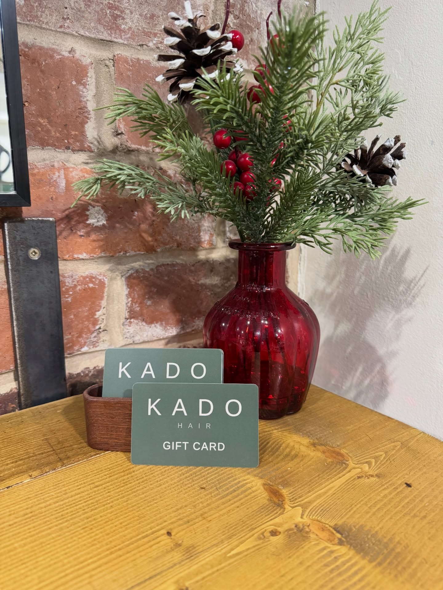Struggling to find that perfect gift? ๐
๐ป๐
Give the gift of great hair this year. Our gift cards are the perfect gift this season to gives to your loved ones. With customisable amounts. Available at reception ๐๐
#kadohair #kado #sheffieldsalon #coloursalon #coloursalonsheffield #redken #redkensalon #sheffieldhair #styles #colour #trends #hair #hairstyles #haircolour #sheffieldhairdressers #hairdressers #haircut #hairsalon #stylist #sheffieldstylist #sheffield