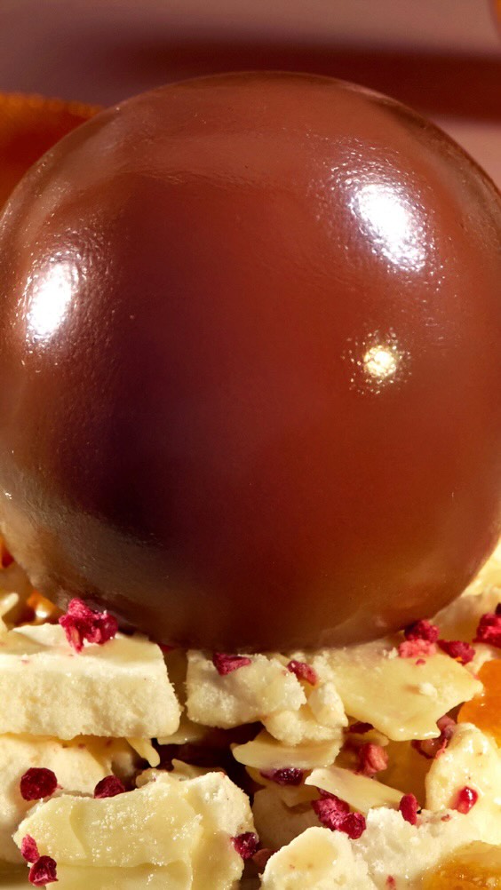 Weekend plans = sorted 🍊🤭
Treat yourself to our winter specials: the Chocolate Orange, our 0% alcohol Honey Ginger Kick with @cleanco, and the Chocolate Orange Affogato🍫🥂
Visit your nearest Heavenly Desserts and make it a sweet one.💕