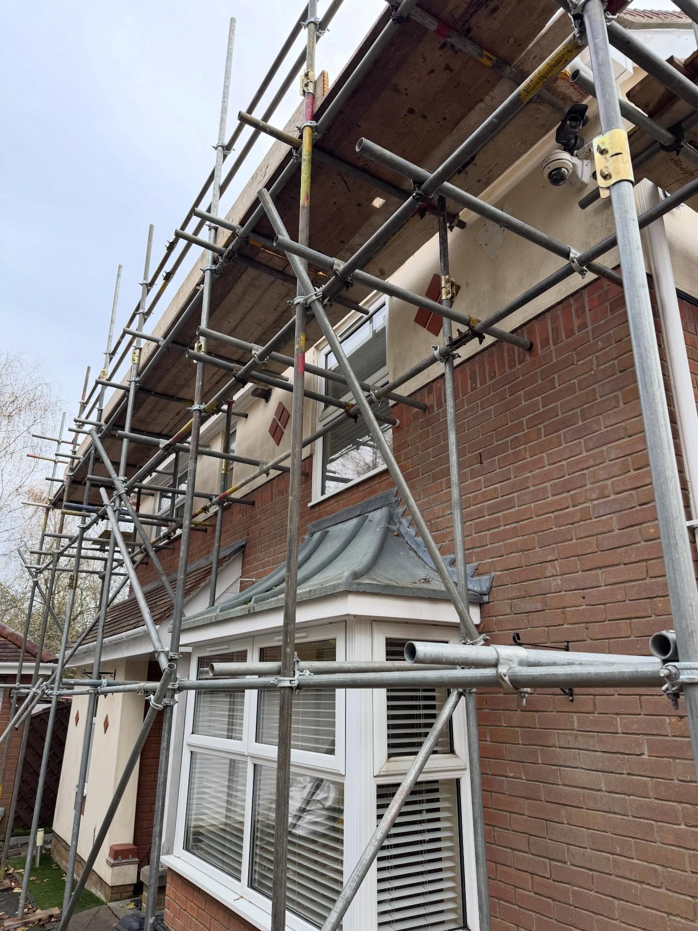 ⭐️Another scaffold erected recently for one of our returning clients in Colchester for a full scope of works on this property⭐️ (Toe boards were still to be put on at time of photos being taken) #scaffolding #colchester #upthewall