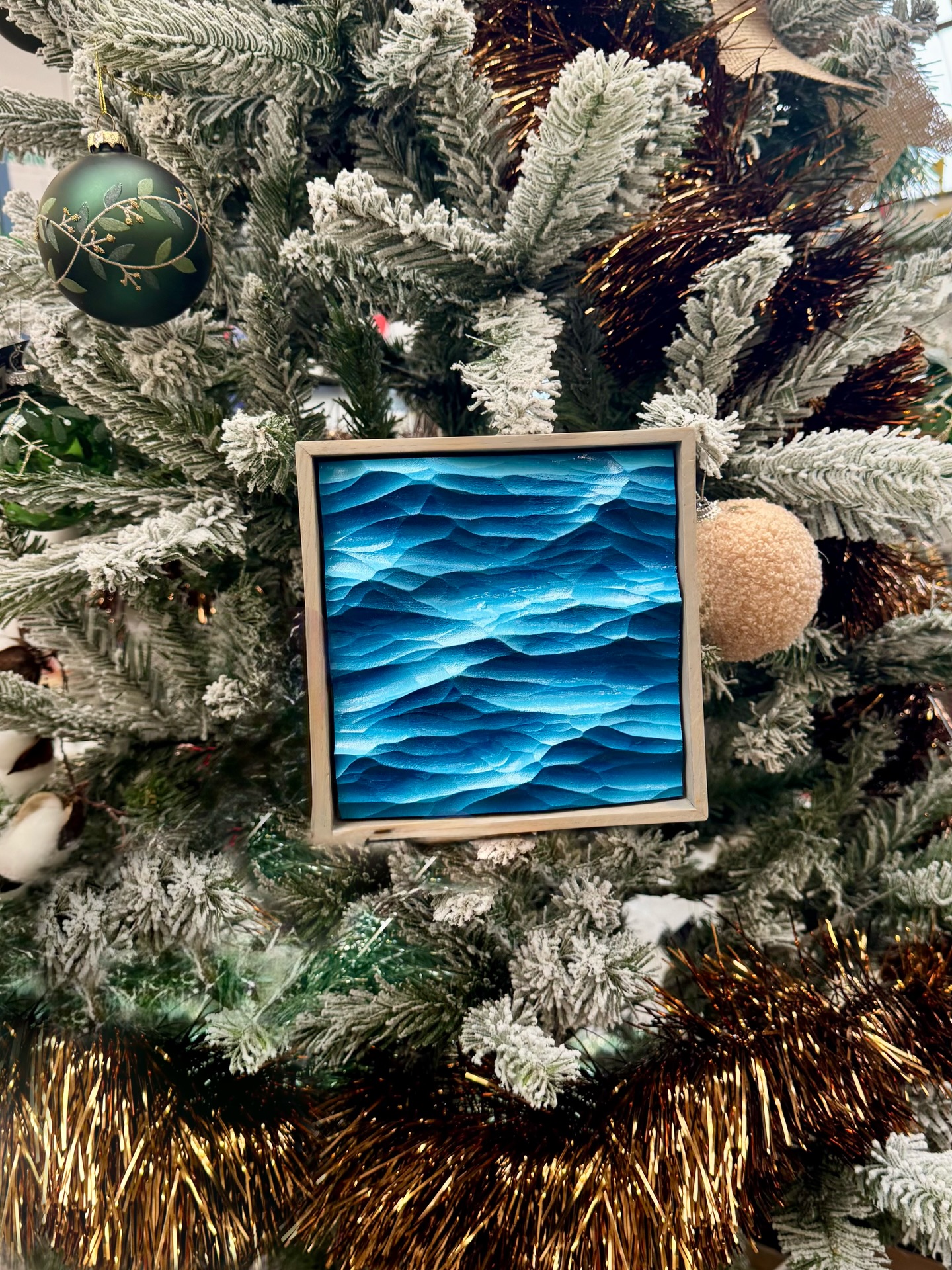 C’est Noël… et c’est aussi le lancement de notre boutique !
Pour célébrer cette double fête, on vous offre –10% sur tous les articles.
Merci de faire partie de l’aventure SaltyWood ✨🌊
#tableauenbois #décoartisanale #artduBois
#decorationmurale #homeinterior
#madeinfrance #artisanfrancais
#woodart #bohostyle
🎁 Retrouvez notre boutique sur le site en bio