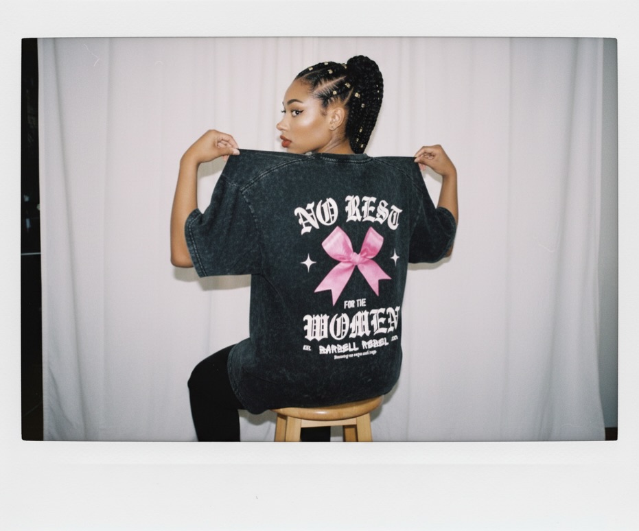 No rest between sets of babies, barbells, school runs and work!
.
.
.
#NoRestForTheWomen #ThriveHQ #OneDayOrDayOne #GritOverGloss #StrongMomsLiftingClub #ThriveTribe #MentalStrengthMatters #BarbellsOverBreakdowns #WomenWhoWOD #CutPhaseVibes #CoffeeCreatineChaos #CEOofOrganisedChaos #ADHDandBarbells #CrossFitCulture #FunctionalFitnessWomen #DubaiFitnessCommunity #NoQuitCrew #SandsCollective #AliothAthleteEnergy #ThriveInChaos #DisciplineOverDrama #RoutineIsEverything #LatsLoading #CoreWorkQueen #YallaOneMoreRep