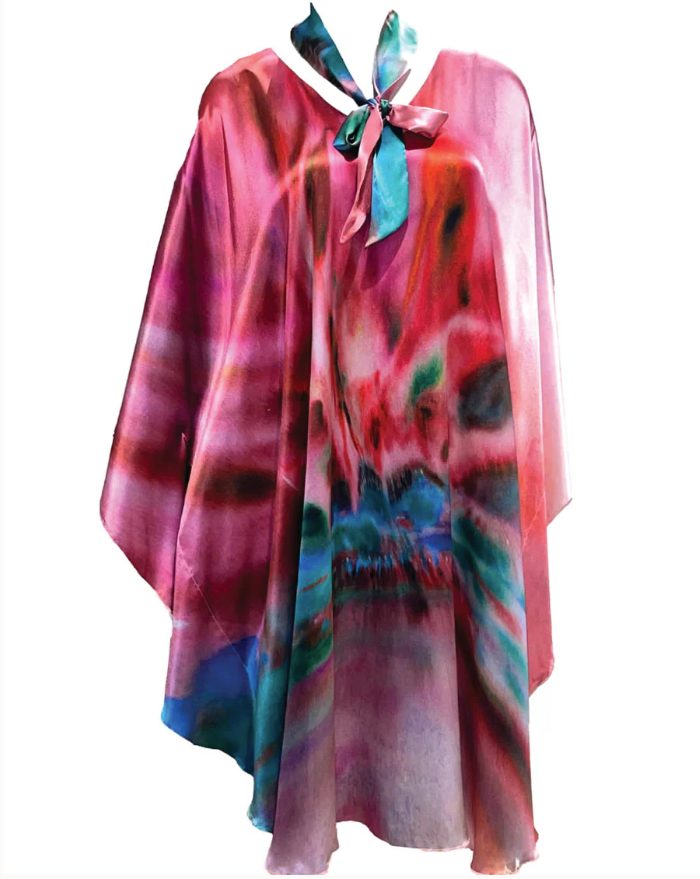 🌈 Opera House in Vivid Festival Middi Kaftan | JAVAD
Wear the art. Carry the light.
This striking kaftan by JAVAD brings to life an original watercolour impression of Sydney’s Opera House during Vivid Festival. Printed on luxurious 100% Silk Satin, the piece drapes effortlessly in a one-size silhouette (Length: 100cm), creating movement that mirrors the artwork’s vibrant energy.
🎨 About the Designer | @javadziaolhagh
For Javad, art is a living experience. Each design begins as a painting or photograph, transformed into wearable canvases that blend colour, emotion, and storytelling. With Persian heritage and an artist’s eye, his creations celebrate individuality through slow, expressive, and timeless fashion.
✨ FOMA Exclusive | Available at FOMA Collective: www.fomacollective.com
#JAVAD #WearableArt #SilkKaftan #VividFestival #OperaHouseArt #LuxuryFashion #ArtToWear #SustainableLuxury #FOMACollective #FOMAExclusive
@sxswsydney @dfat @gandhicreations @ausfashioncouncil @tafensw @powerhousemuseum @aussieexport