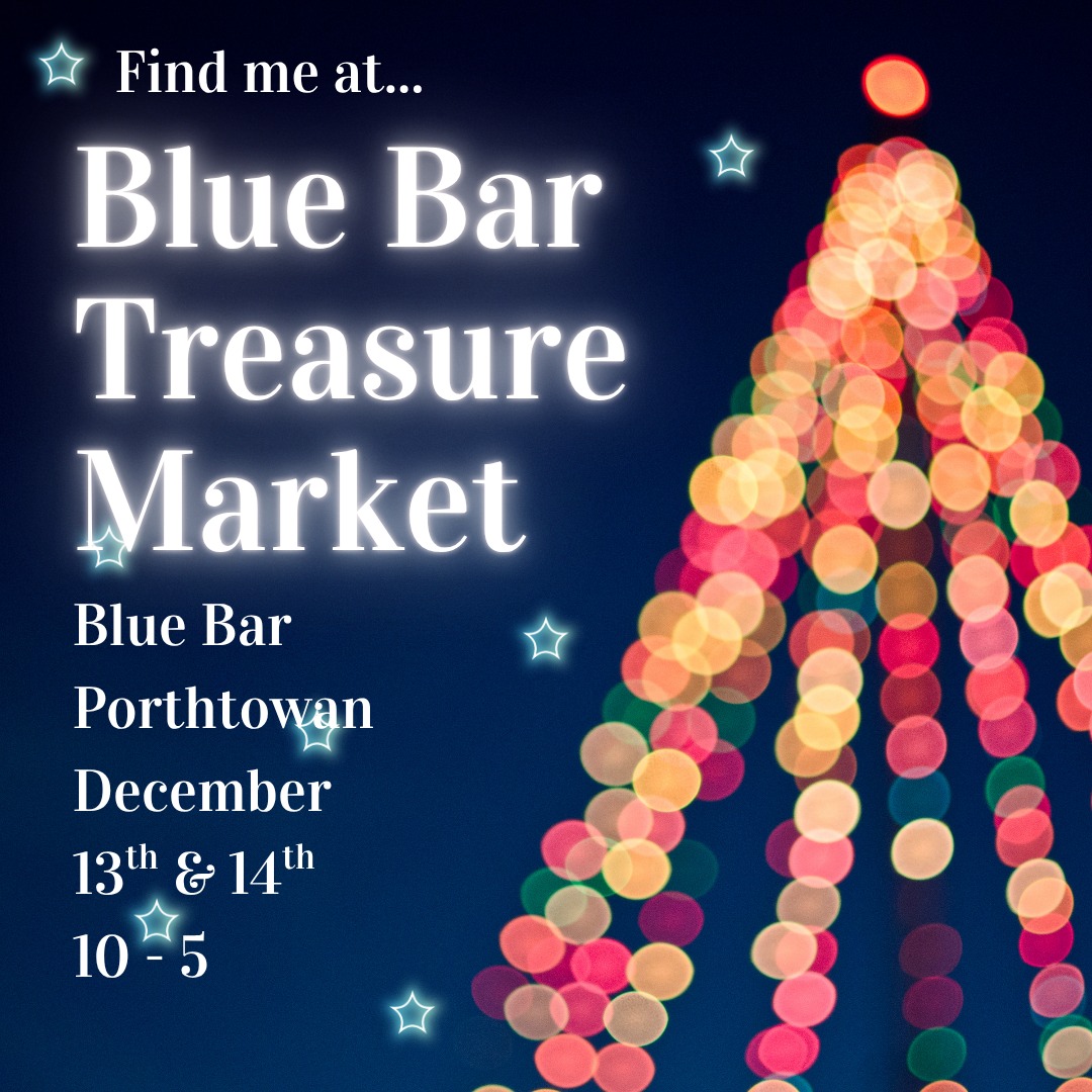 So very excited for this one!
We have gingerbread, oil paintings, silver jewelry, linocuts, marbled books and boxes, upcycled bags, resin jewelry, cards, decorations, coffee syrups (Sunday) children's books and t-shirts (Saturday) and plants in quirky pots!
@blueinporthtowan
#bluebar
#porthtowant
#shoplocal
#shopcornish