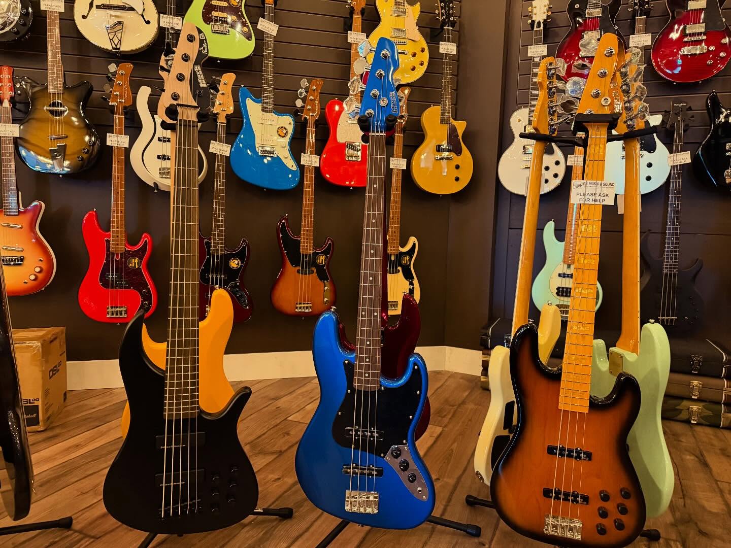 More Markbass bass guitars have arrived for our Guitar & Effects Pedal Expo!
We have 24 basses for the show, loads of pedals and a few bass amps as well.
Check out GB Music & Sound, Canada’s destination for gear.