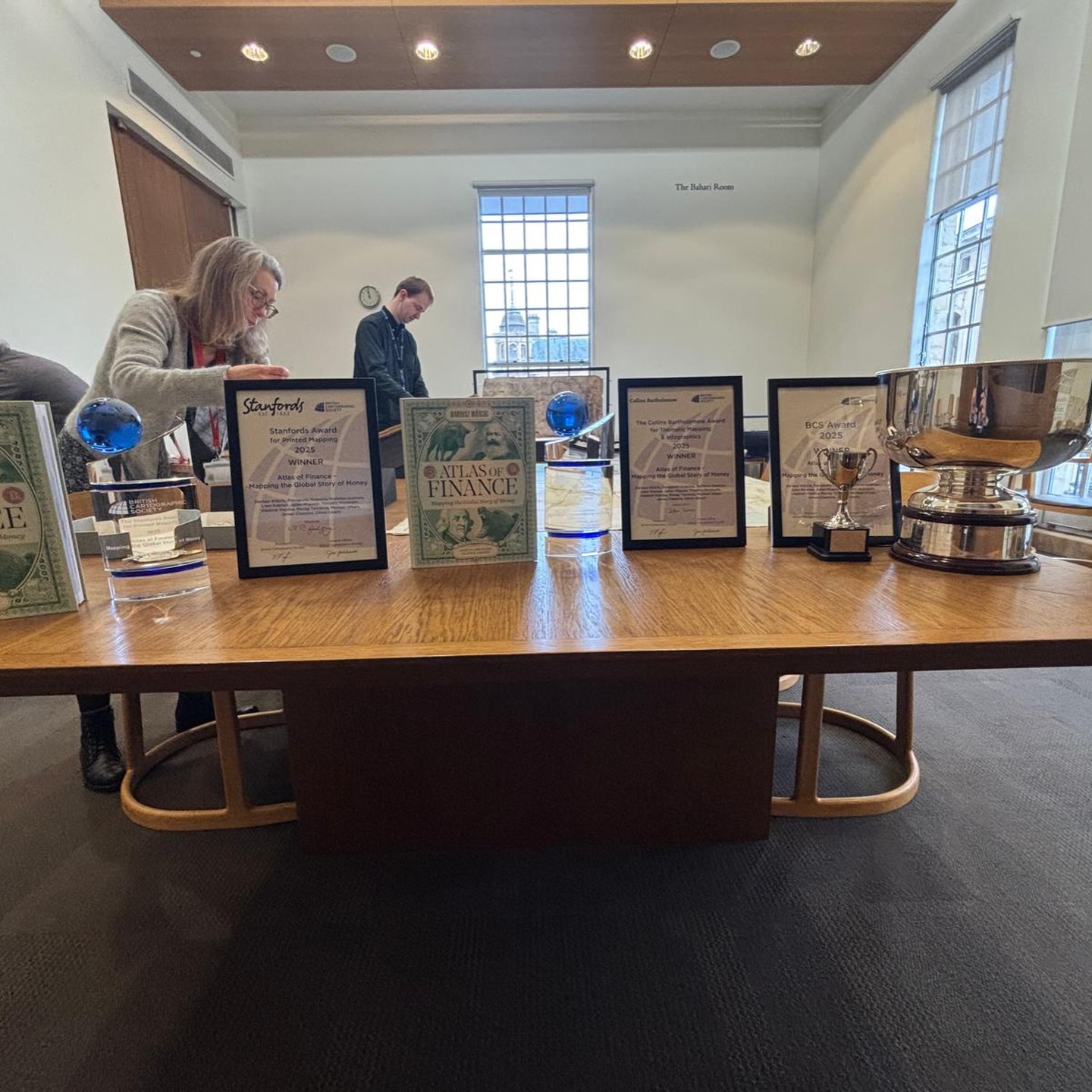 Behind the scenes at the BCS Awards in Person Presentation at the @bodleianlibraries for @stanfordstravel, @collins_ref Collins Bartholomew, and the overall BCS Award. Winning entry is the Atlas of Finance! Congratulations to all involved