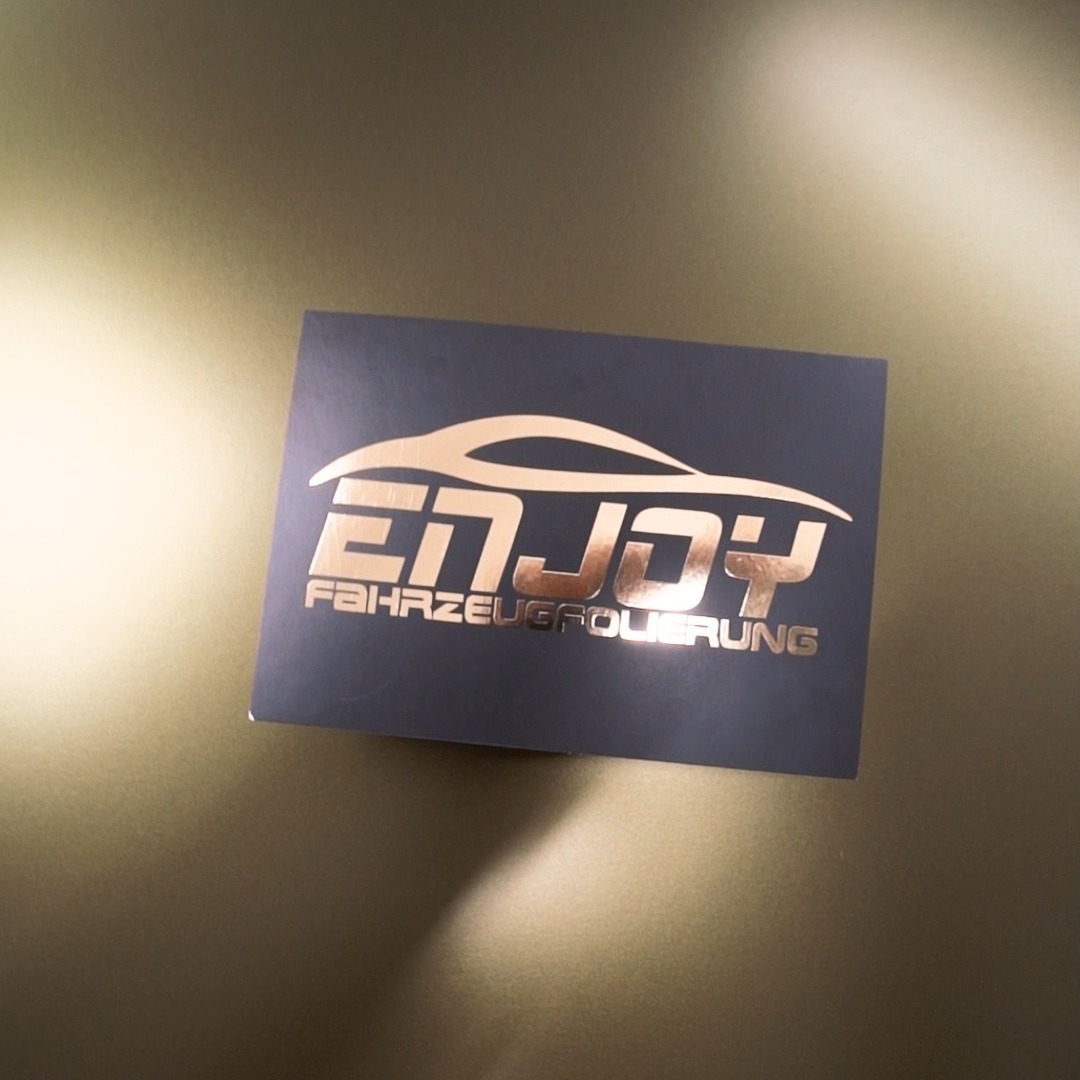 Schenke zu Weihnachten mehr als nur einen Gutschein.
Schenke Schutz, Stil und Individualität.
Unsere Gutscheine sind perfekt für professionelle Folierungen und hochwertigen Lackschutz.