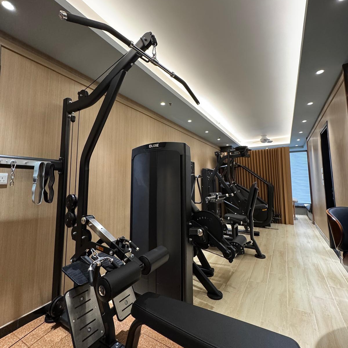REPS 提供健身室創業一站式服務📍
✅室內裝修設計
✅免費上門度尺 3D FloorPlan 模擬圖
✅健身器材顏色訂製 Logo訂製
✅無憂售後保養
一站式服務•多年行業經驗•助你節省時間•減少開業煩惱
#PersonalTrainer #squatrack #squat #hkgym #gym #gymequipment #personaltraining #Fitness
#FitnessEquipment #Wellness #GymEquipment #重量訓練 #力量訓練 #健身 #健身器材 #dumbbell #健美 #健美比賽 #香港健身器材 #香港 #香港品牌