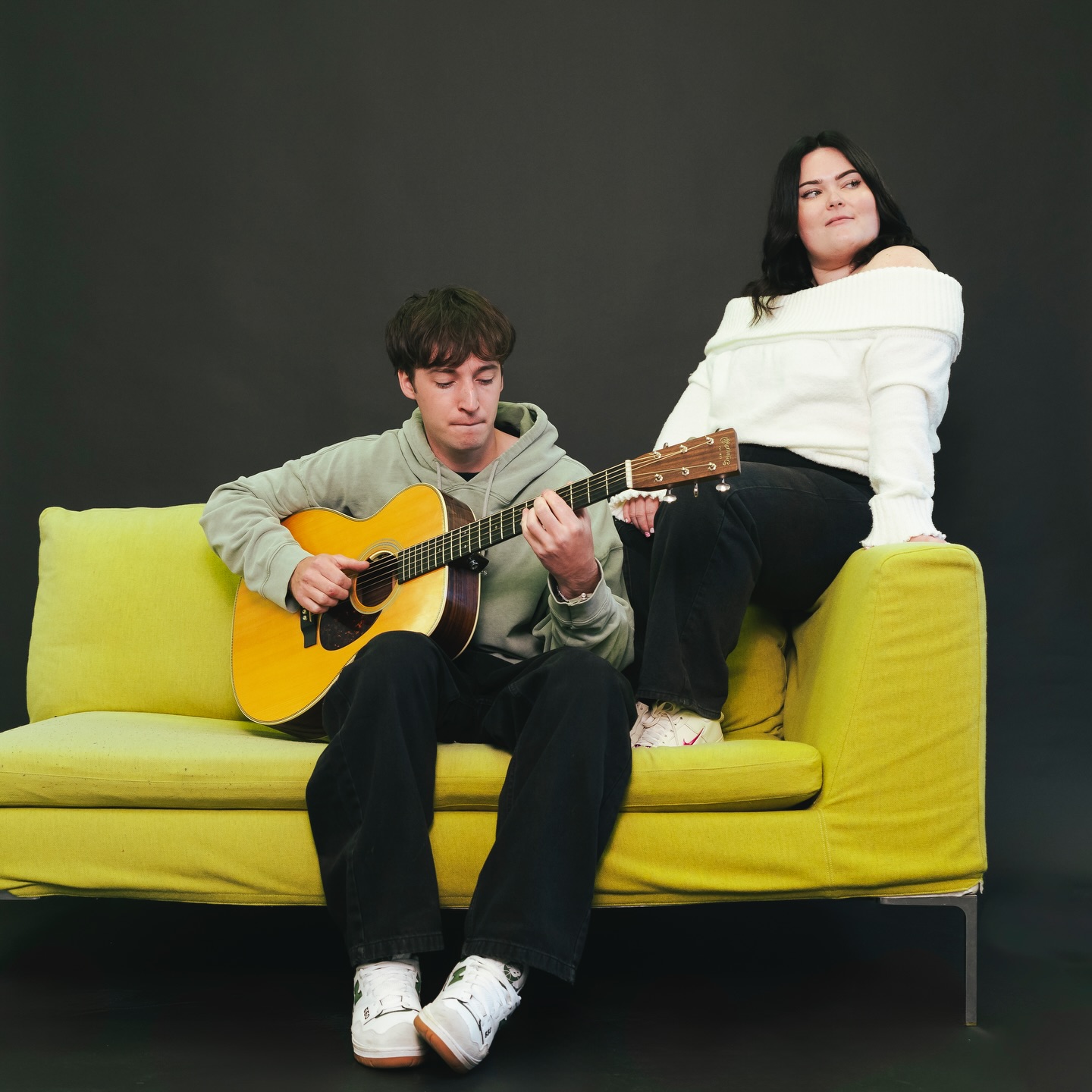 Rosa Duo delivers a soulful hit of powerhouse female vocals layered over jazz-inspired acoustic loop guitar.
▪️With years of experience on stages around the world, they’ve built a reputation for world class performances that captivate every crowd. ▪️Known for their standout R&B and UK garage covers, their sets blend nostalgia and groove to give Rosa Duo their place as one of today’s top contemporary acts.
💌 Booking 2026 and beyond!
🔥 Duo. Trio. Full Band
✨ Exceptional musicians. Elite vibes
#acousticduo