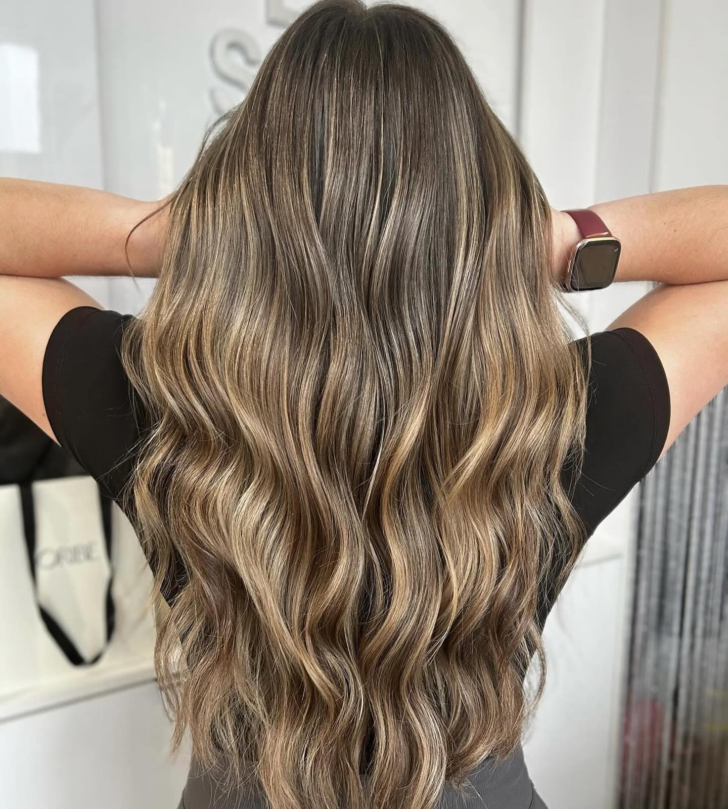 ✨ The Bronde Balayage Everyone’s Obsessed With ✨
Not too dark, not too blonde, just that perfect, sun-kissed blend that makes bronde look expensive.
Seamless ribbons, glossy dimension, and a tone that flatters every season and every skin tone. This is your sign to level up your brunette without the high-maintenance blonde schedule.
Created by hair artist Shantel.
📆Click that link in bio for reservations
#yqr #yqrhair #yqrhairstylist #yqrhairsalon