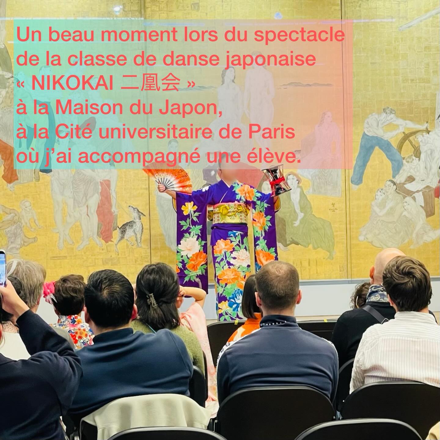 Un beau moment lors du spectacle de la classe de danse japonaise
« NIKOKAI 二凰会 » à la Maison du Japon, à la Cité universitaire de Paris,
où j’ai accompagné une élève.
Les enfants étaient adorables et très heureux de porter le kimono,
et chez les plus grands, on ressentait clairement la progression technique et l’expression
パリの日本舞踊教室で生徒さんの踊りの伴奏してきました。小さい子から大人の方まで沢山の生徒さんがいて、活気あるお教室でした!小さい子の踊りも可愛いし、10代の子達の踊りは少しずつしなやかな表現が出てきて素敵でした🥰
三味線やお箏の人の演奏に合わせて先生が踊られたり、私のパリはとても日本(笑)
#DanseJaponaise #NIKOKAI #MaisonDuJapon #Kimono #ArtEtTransmission #CultureJaponaise #Paris #CitéUniversitaire