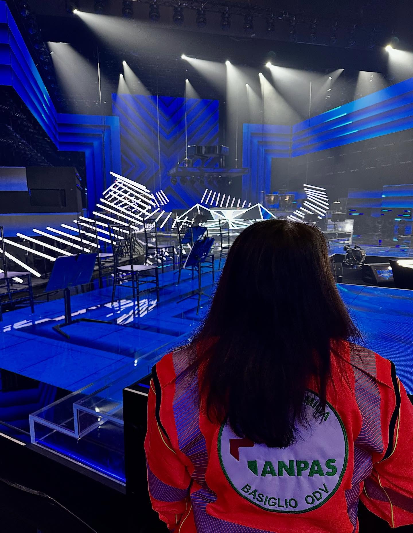 Sta per concludersi anche quest’anno il nostro servizio a XFactor 🎤
Croce Amica Basiglio ha garantito l’assistenza sanitaria per tutta l’edizione, per il terzo anno consecutivo.
Un percorso lungo e appassionante, iniziato a maggio con Casting, Audizioni, Bootcamp e Live del giovedì sera, senza dimenticare il lavoro di montaggio e smontaggio dietro le quinte: i nostri equipaggi si sono alternati per garantire la sicurezza di artisti, staff e spettatori 🚑
In vista della finale di questa sera, un grande in bocca al lupo ai 4 finalisti: che vinca la musica!
#xfactor #xfactoritalia #xfactor2025