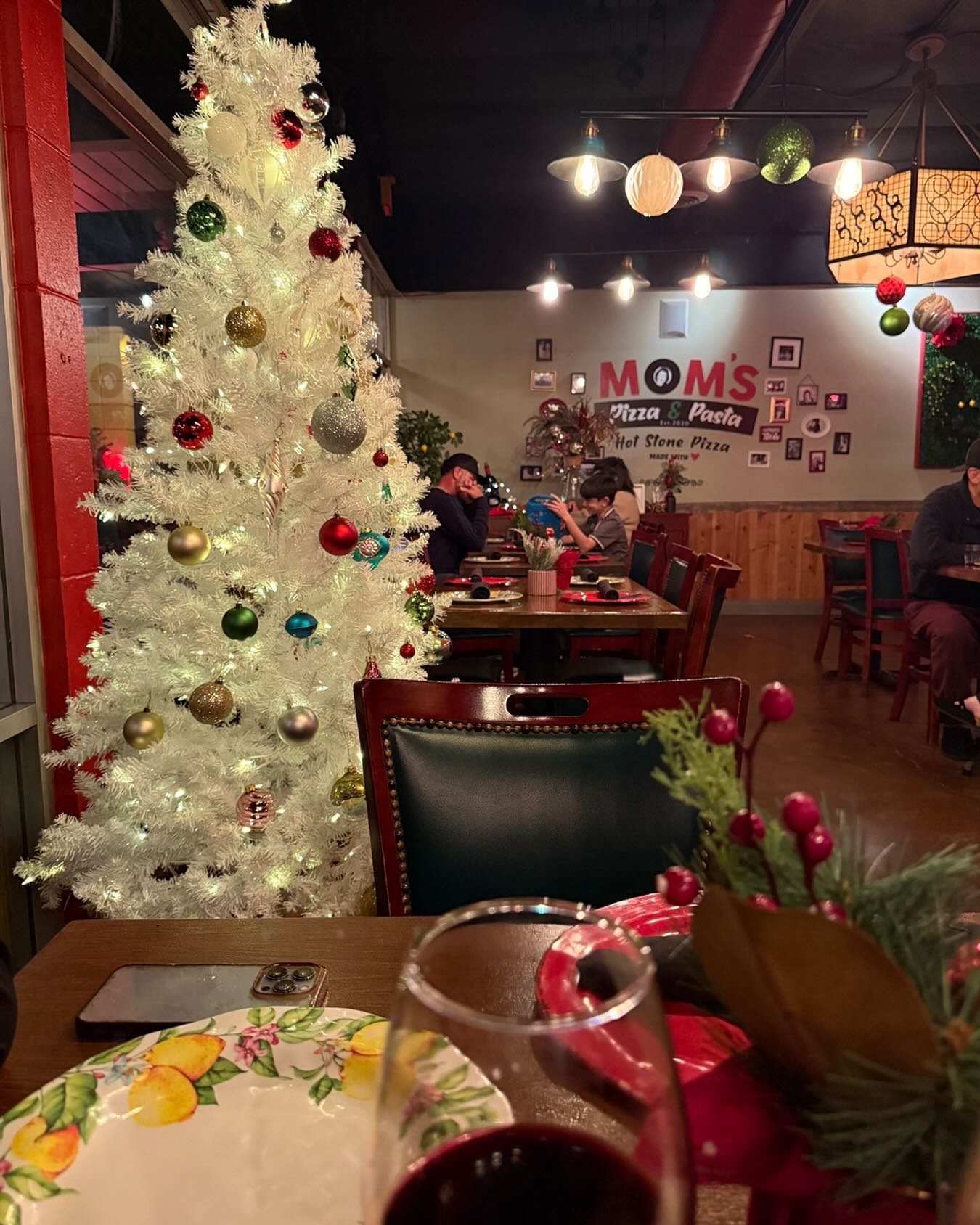 Our Christmas tree is up, come say hello 🥰🥰
#pizza #pizzalovers #christmas