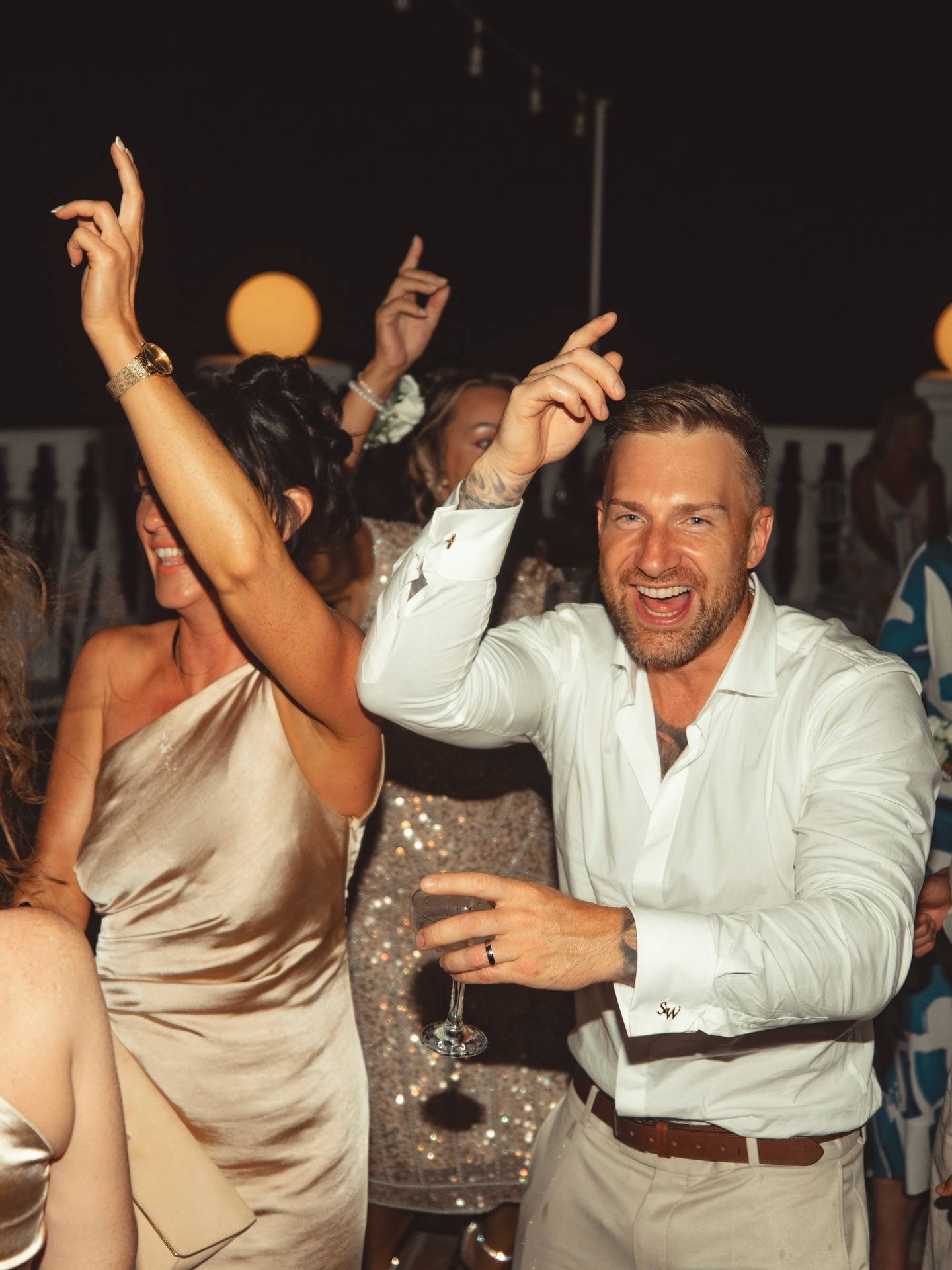 ¡bienvenido a la fiesta! 🪩🕺✨