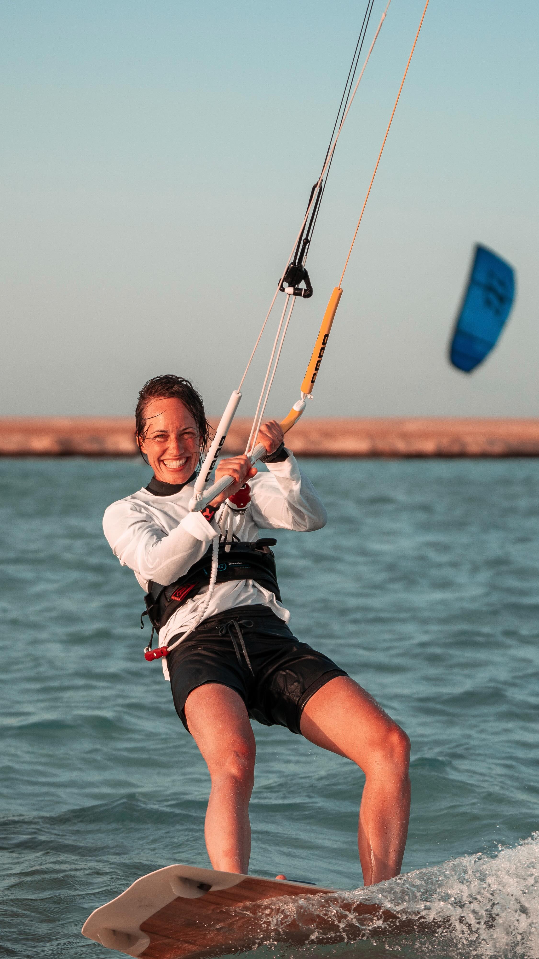 kitesurfing ☉
where fire meets water,
where air lifts me and earth feels far away.
playful, peaceful, alive.
held by the wind, carried by the water.
wrapped in shifting colours — blue, violet, turquoise, orange.
textures soft, then rippling,
changing like my inner tide.
up here, everything makes sense.
nothing to think, only to feel.
pure happiness.
just belonging.
video & edit: @madiba.za 🤍
#naturetherapy #kitesurf #natureheals