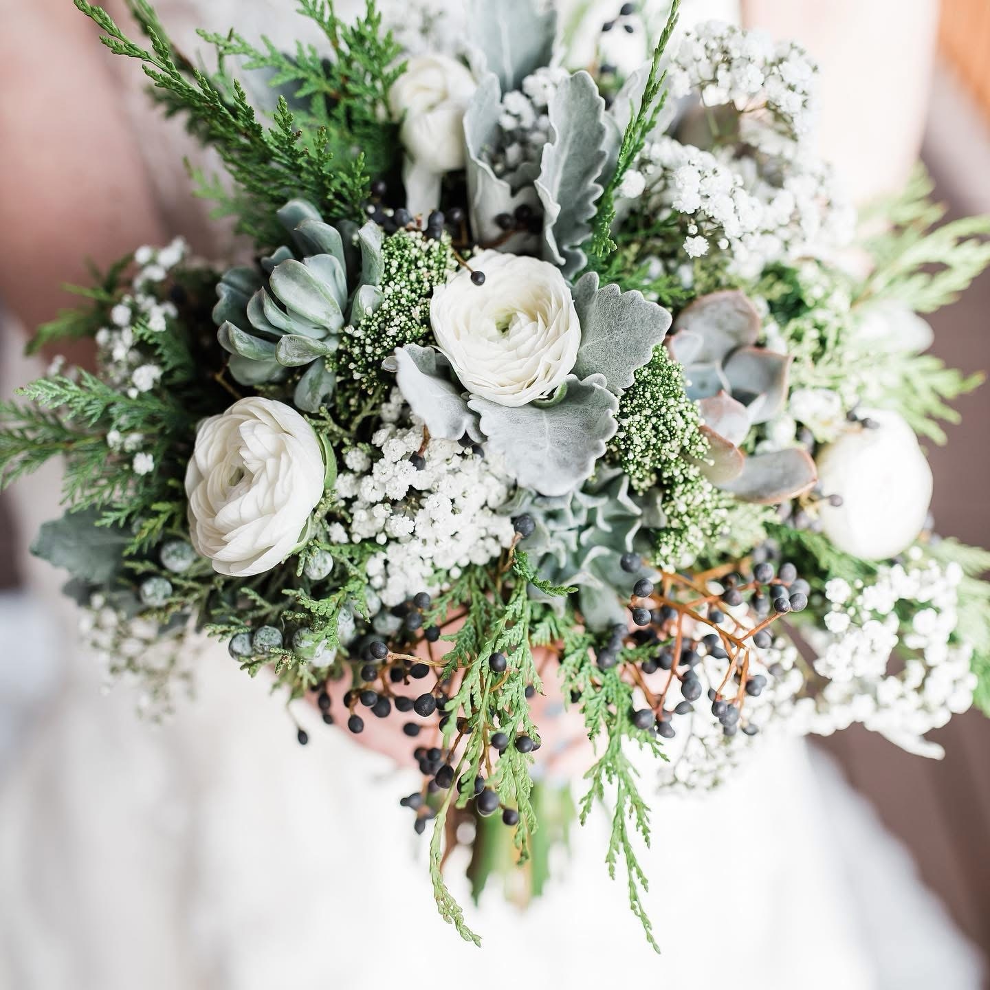 Those Winter Blues ❄️ and Icy Hues.
Love love love looking back at cold weather weddings and warm, cozy family celebrations.
Would you brave a frigid Smoky Mountain 🏔️ forecast for the perfect Winter 🥶 Wedding?
#wedknoxville🌿
#smokymountainwinterwedding
#knoxvilleweddingplanner
🌿by: Echelon Florist
