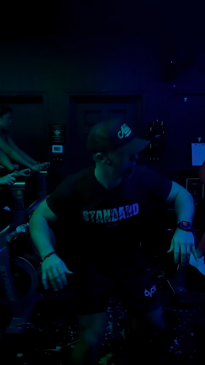 6ycle…
THAT. WAS. INSANE!
Three hours, Two 90-min rides, One community.
Emma b2b Alexa b2b Jared was electric!
Thank you for starting the day with us!
Have a GREAT Thanksgiving, 6ycle!