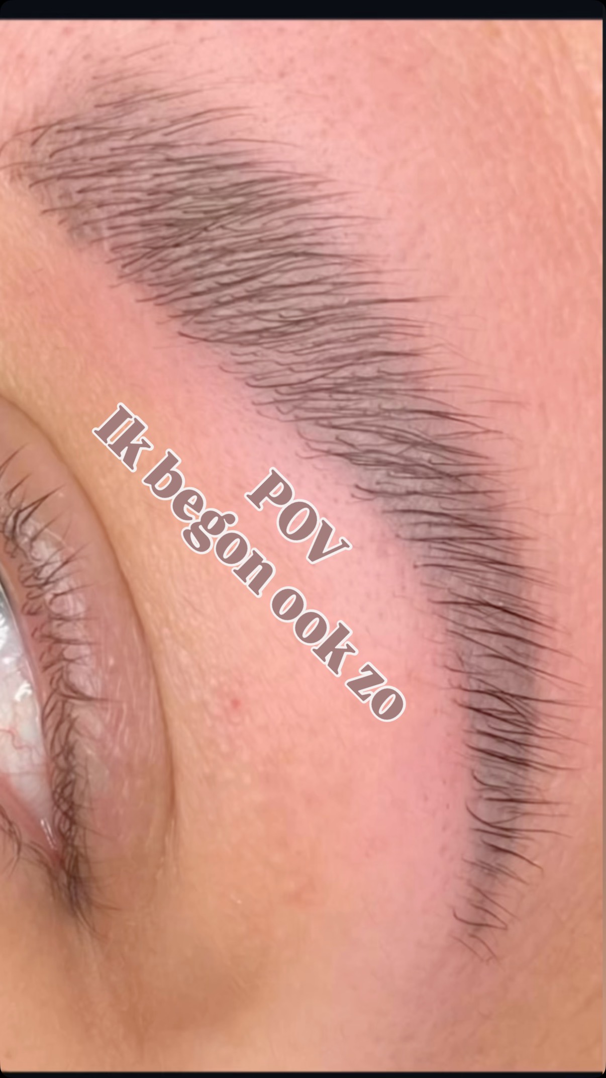 Browlamination.. Ik doe dit vak nu 7 jaar en geloof me…
ook ik begon ooit precies zo.
Maar ik heb jarenlang hard getraind, keihard geïnvesteerd, honderden modellen gedaan en continu bijgeleerd.
En dat heeft zich uitbetaald:
✨ 2× eerste prijs in brow lamination.
✨ Niveau dat ik vroeger alleen maar kon dromen.
✨ En nu train ik anderen om hetzelfde te bereiken.
Wil jij ook brows neerzetten die het verschil maken?
Wil jij ook groeien naar een niveau dat opvalt in techniek, resultaten en zelfvertrouwen?
Tot vanavond krijg je nog exclusieve korting op mijn meest uitgebreide browtraining.
Ik deel AL mijn technieken, geheimen, ervaring en fout-proof stappen.
Zodat jij veel sneller groeit dan ik ooit heb gedaan.
#browlamination #brows #online