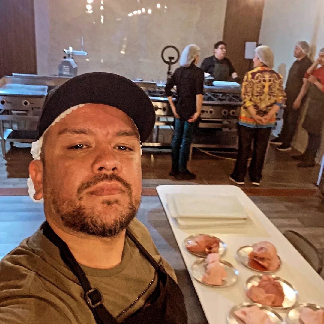 Agradecemos la valiosa participación de todos en el Taller de Chorizos Artesanales.Su dedicación enriqueció esta experiencia gastronómica. Los esperamos en futuros eventos de @asonalchefs_colombia.