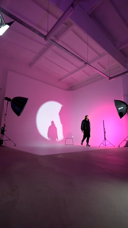 Kviečiu pasivaikščioti video studijoje Kaune :)
Lokacija: Piliamiestis, Raudondvario pl 101K, Kaunas
-
Podcast tinklalaidžių filmavimas;
Ciklorama 50 kv.m. 5m aukštis. Tobula reels filmavimui (9x16), taip pat 16x9 formatai;
Bendras plotas 170 kv.m.;
Apšvietimas: PROFOTO, NANLITE;
Tobulas garso, vaizdo įrašas ir fotografavimas;
Virtuvė ir viskas ko reikia patogiam darbui.
-
-
-
#videostudijakaune #fotostudijakaune #tinklalaidziufilmavimas #podcastfilmavimas #filmavimas #kaunas #kaunascity #piliamiestis
#fotostudija #videostudija #piliamiestis