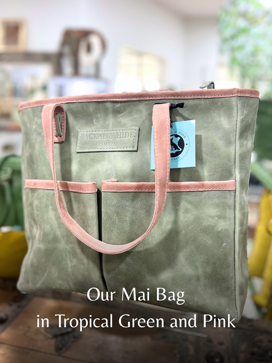 One of our most popular bag designs, the Mai Bag, but in tropical green and pink😍