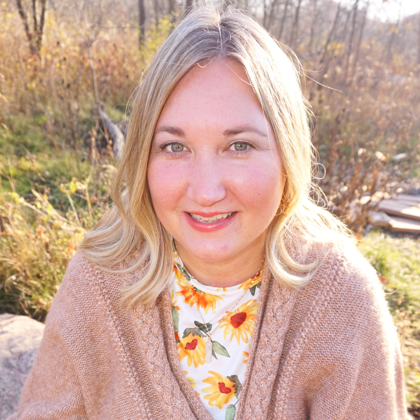 Ready to reconnect with your inner light?
Join me for a transformative workshop blending science, soul and somatic wisdom!
DM to reserve your spot.
#goalsetting #BeyondResolutions #personalgrowth #mindbodyheartspirit
#LiveYourLightWorkshop #soulalignment #Transformationallifecoach