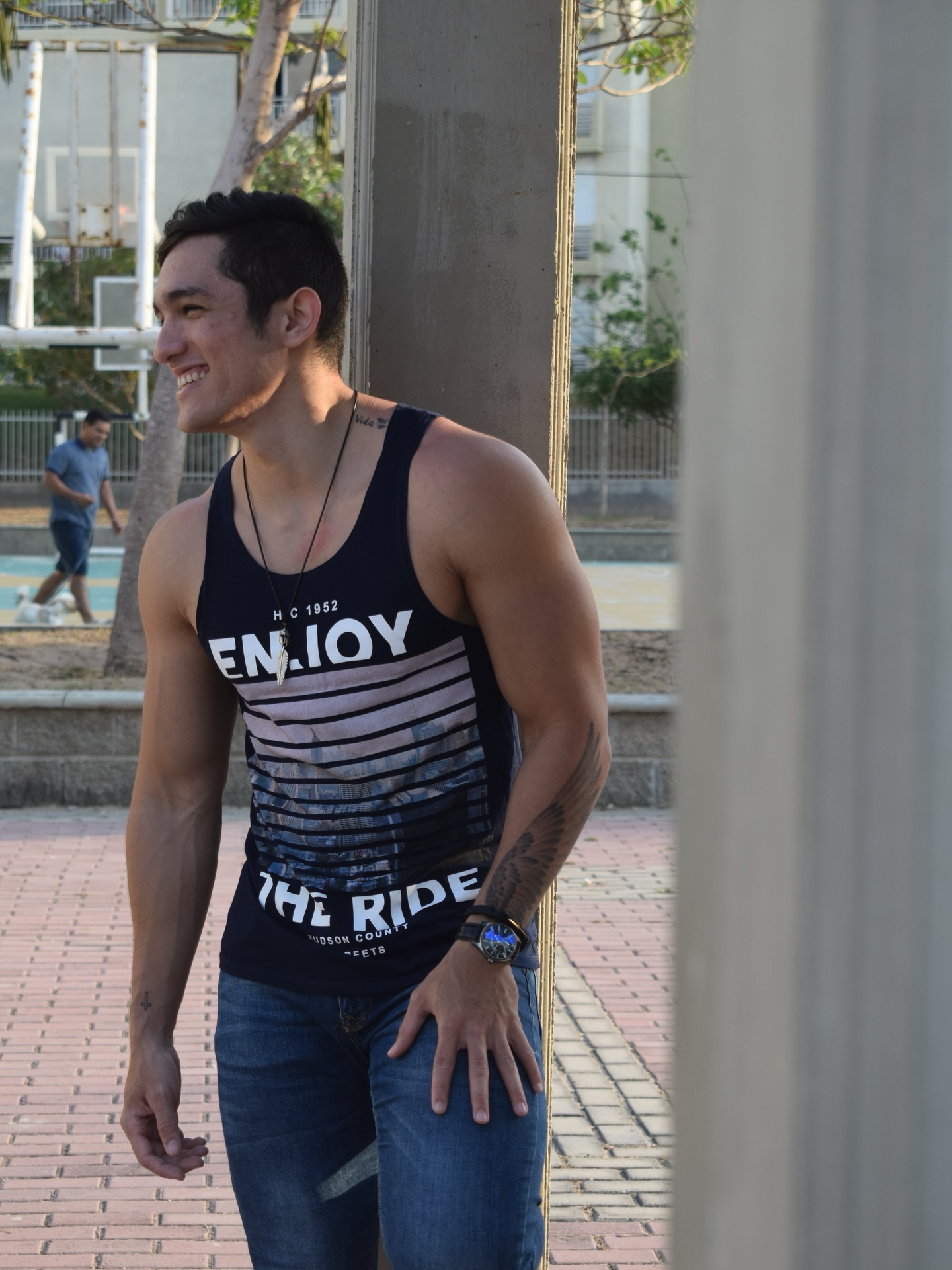 Aquí va mi 2016 ⚡️
Que genial se siente desbloquear esos recuerdos! En esa época estuve compitiendo en físico culturismo, empecé un canal de YouTube con un amigo, entre otras cosas. Siempre fitness, por supuesto 😎