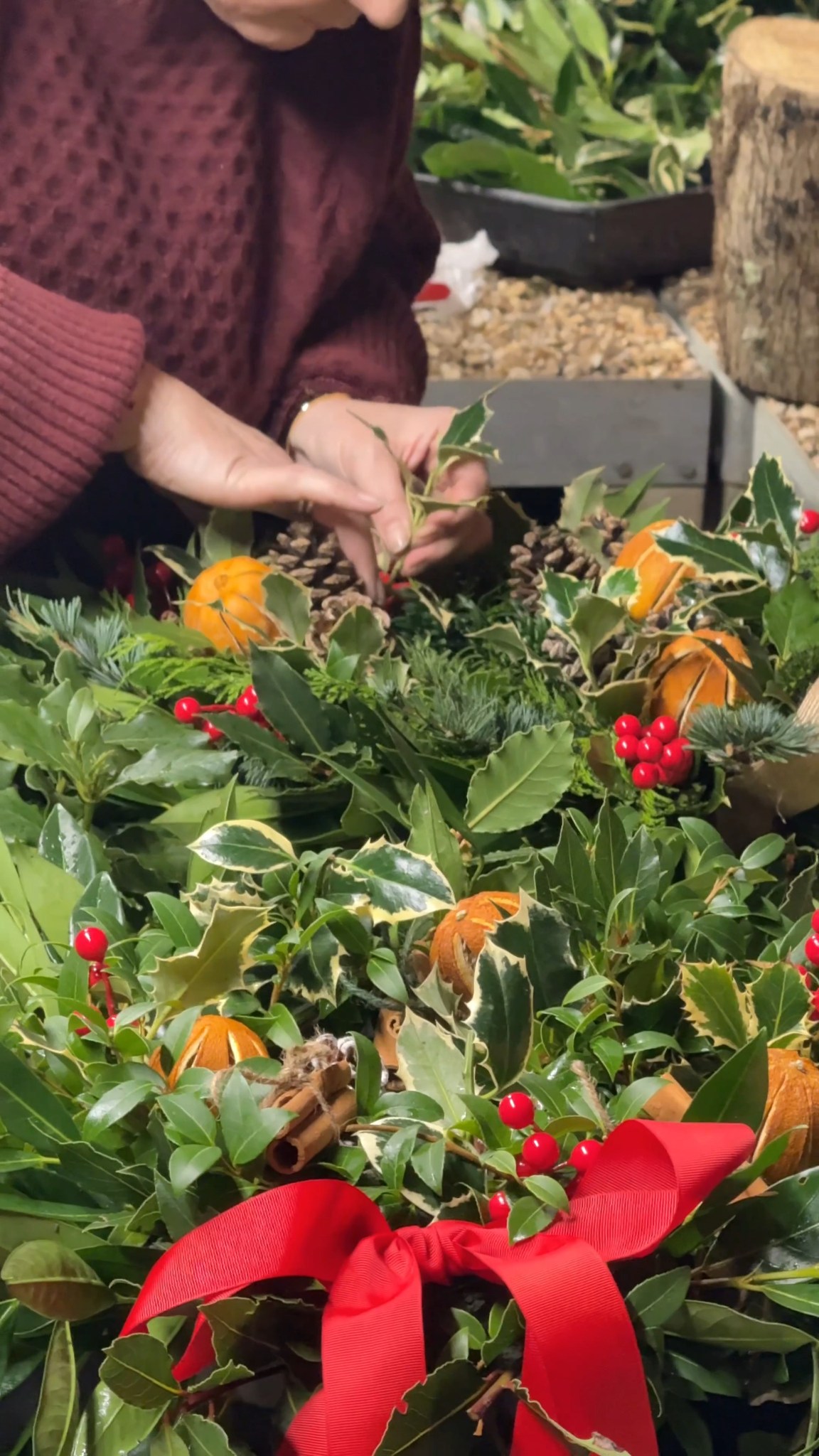 A full (green) house and a festive evening well spent ☺️
Thanks to everyone who joined us for wreath making! Your creations were stunning! 🌿✂️