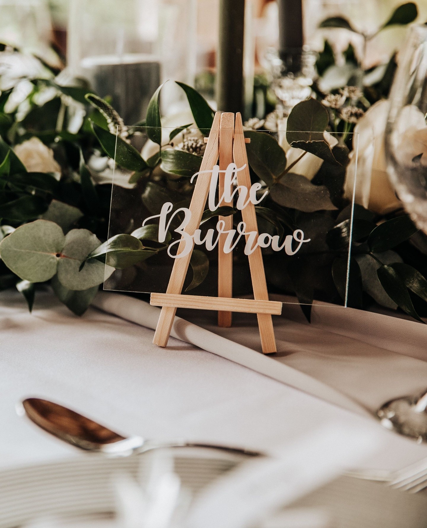 🌿DETAILS MADE EASEL🌿
It’s the little touches that weave your whole wedding story together.
These mini easel table numbers sit so beautifully amongst the florals and candlelight. They are elegant, understated and incredibly effective for guiding guests with ease. ✨🌿
Photography @stottweddings
Styling @therusticweddingcompany
Venue @themillbarnsvenue
#TheMillBarns #WeddingStylist #WeddingTablescape #AcrylicSigns #TableNumberIdeas #WeddingDesign #WeddingInspiration #ModernRomanticWedding #EventStyling #WeddingDecorIdeas #UKWeddingStylist #harrypotterfans #harrypotterparty #harrypotterwedding