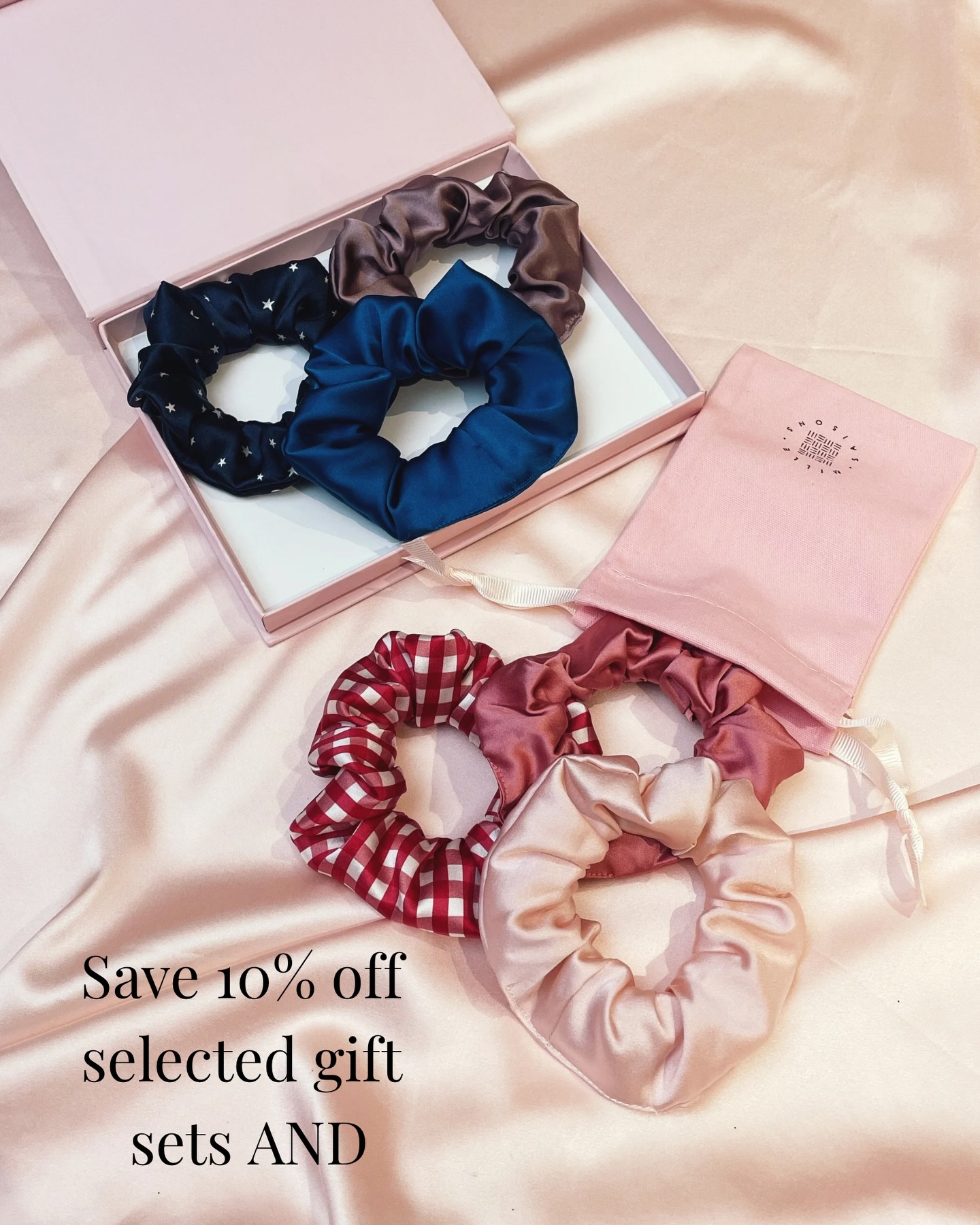 A small selection of some of the pieces in my Black Friday sale with 25% off! There are 100 selected products on sale so you are sure to find something you love or something to gift to someone you love!
AND save 10% off selected gifts sets! I’ve never included my gift sets in a sale before as they already have a value saving but this year I wanted to make gifting even easier (although there’s nothing to stop you treating yourself!)
I know it has been A Year for so many people and as my love language really is giving presents (I’m notoriously bad at getting excited about a present and giving it early, just because!) I decided to include some gift sets.
My Black Friday sale ends on Monday and I am working hard to try and keep as much in stock as I can!
Image description – A gift set of three silk scrunchies in a brown toned purple, deep navy with white star and moon print and deep teal, all in a gift box and a second set of three silk scrunchies in mid pink, red and white gingham print and pale pink coming out of a pink Mille Saisons drawstring gift bag with text reading “Save 10% selected gift sets AND”
2. A deep green silk headscarf, red and white gingham print silk scrunchie, mini deep blue silk scrunchie, large copper silk scrunchie and pale pink silk hair bow with text reading “Save 25% off 100 selected products”
3. A deep green silk eye mask, deep red silk hair ribbon, silk scrunchie trio in gold, navy blue and pale pink and two silk hair elastics in a red and white gingham print and deep navy with text reading “Save 25% off 100 selected products”
