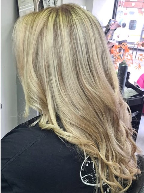 She's a blondie! 💛 We refreshed the existing blonde with softer, cooler tones, added dimension, and finished with some gorgeous bouncy waves to show off all that new depth and shine.
There’s nothing better than bringing life back into blonde and giving it that fresh, seamless blend 😍✨
Message to book your appointment 💇♀️💕
✅ Free colour consultation for both existing and new clients.
#Blondes #BlondeHair #HairTransformation #NewHairDay #StaffordHair #Stafford #Staffordshire #StaffordHairdresser