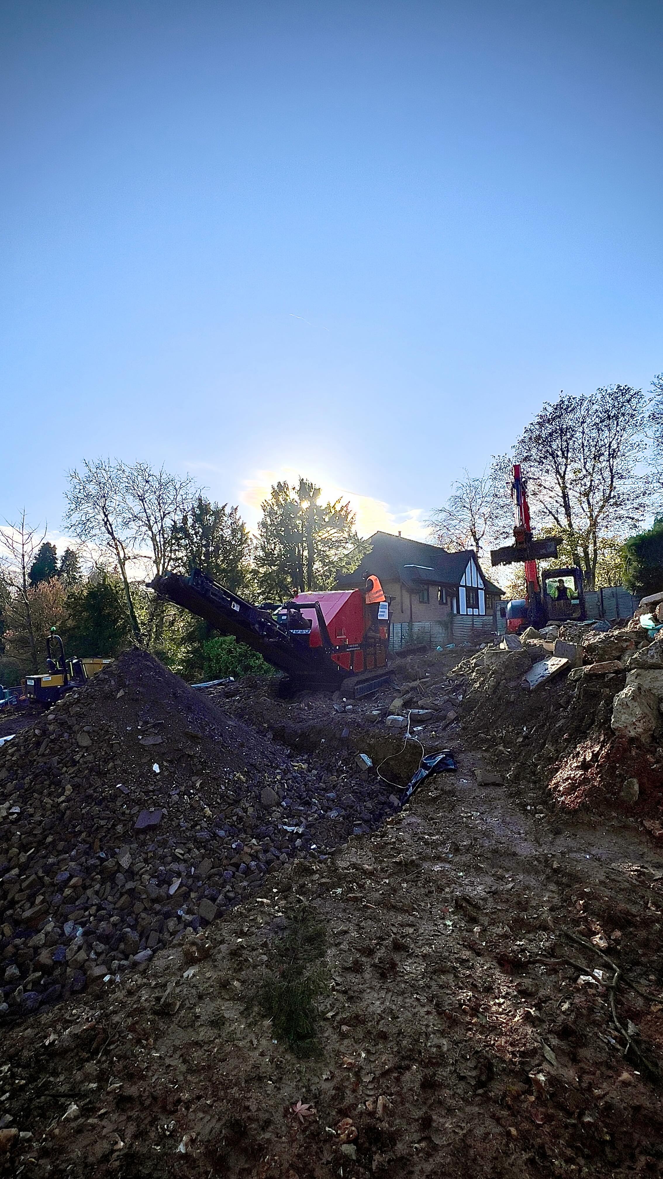 Demolition wrapped and we’re crushing it on site — turning the old house into recycled aggregate for our piling mat and sub-base. ♻️🧱
A huge win on cost, carbon and truck movements.
Next up: piling ➝ ground beams ➝ super-insulated foundation.
Big steps toward a high-performance ICF build. 🏗️🌿💪
#construction #newbuild #ICF