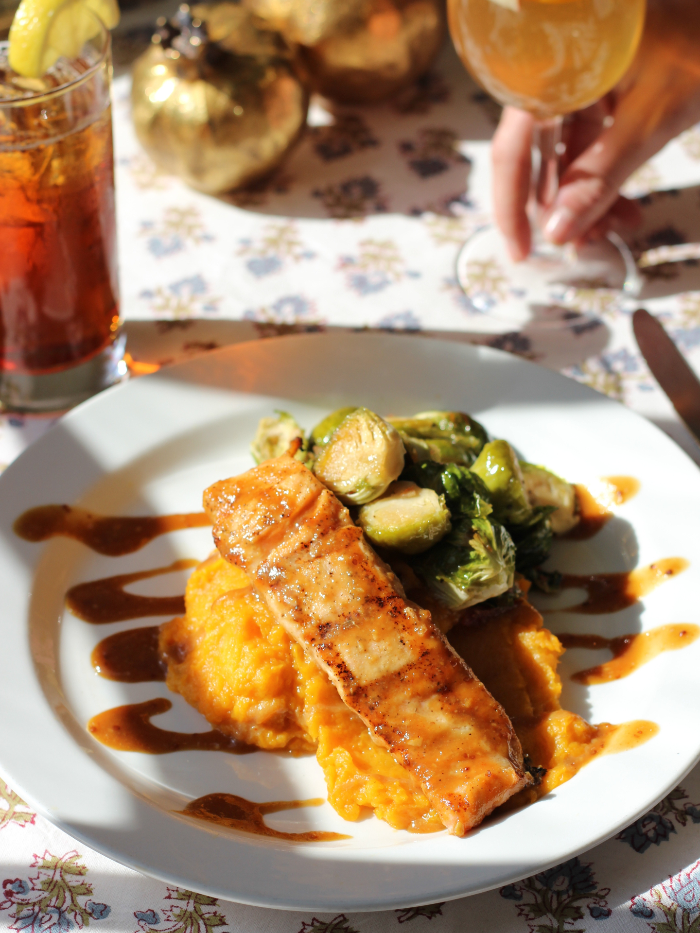 Fall flavors have arrived! Enjoy our new seasonal Maple-Dijon Glazed Salmon and a glass of our crisp apple cider sangria, available for a limited time. 🍁