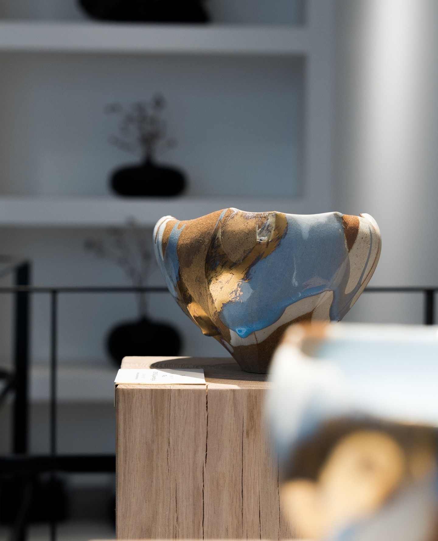 We are delighted to share that our Biën; Gallery officially opened on November 21st, and our very first exhibition has come to a wonderful close.
It has been an honour to present the work of such remarkable Japanese artists, and we look forward to showcasing many more inspiring creations in the months to come.
Thank you always for your warm support.
Please stay tuned for upcoming exhibitions and news from Biën;.