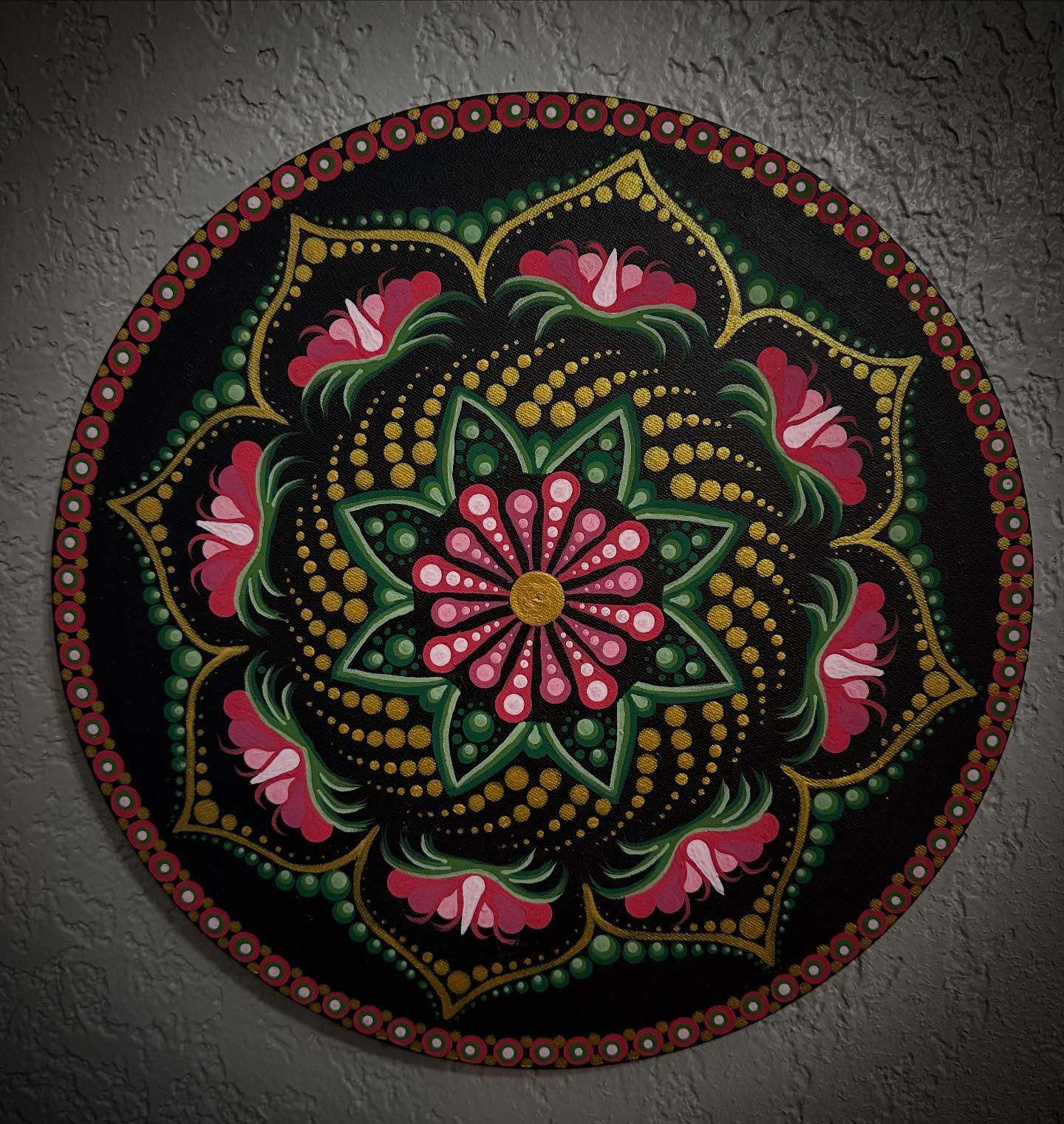 One more sweet piece completed before our makers market this Saturday! This little beauty is 10 inch diameter 💗💚
Stop in this Saturday between 1-4pm for our Winter Makers Market! @thebefreehealingcenter
#dotmandala #creativity #flow