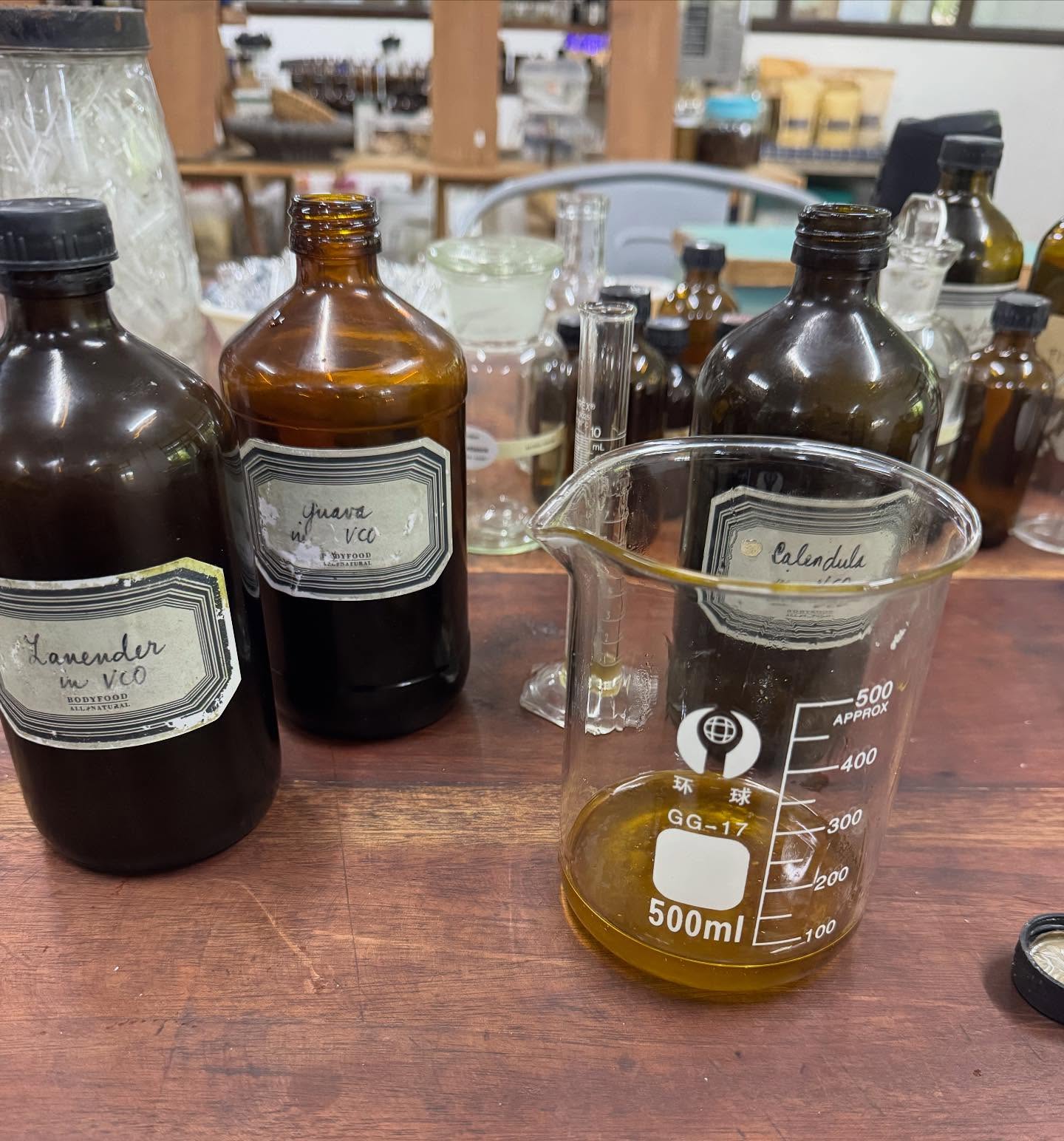 Do you know that some of our BeST remedies are over at @oneworlddeli ? two of our remedies the Dont Burn Balm and Wound Warrior are only exclusively found here! So for those who love to cook, craft, and work with their hands, OwD might just have what your working hands need .