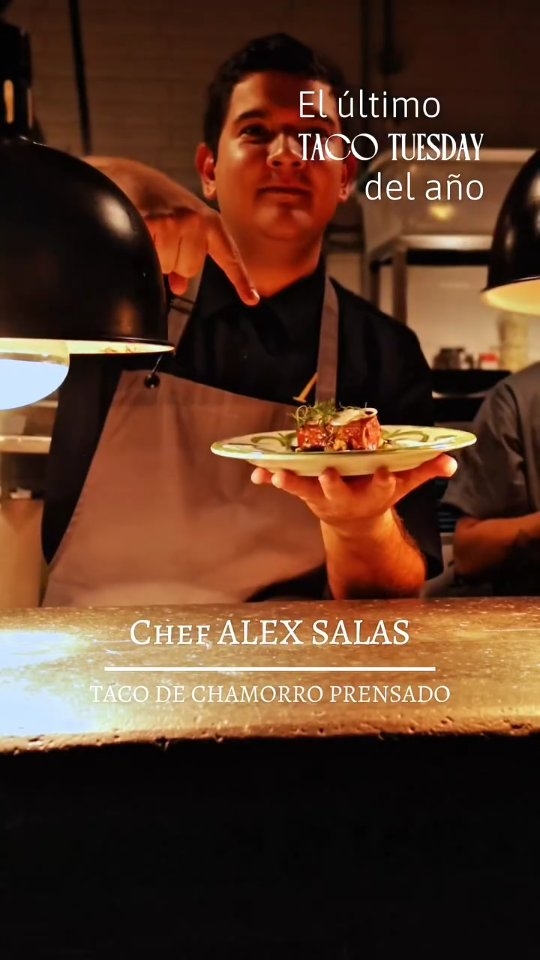Ayer fue la última edición del año de nuestro Taco Tuesday… ¡y qué cierre! 🙌🌮
Gracias, chef Alex Vonheinkel de La Búrbula, por acompañarnos en esta edición tan especial. Tu buena vibra y ese toque tan tuyo hicieron que esta despedida del 2025 estuviera de lujo. @vondelcastillo
¡Siempre será un placer tenerte en nuestra cocina!