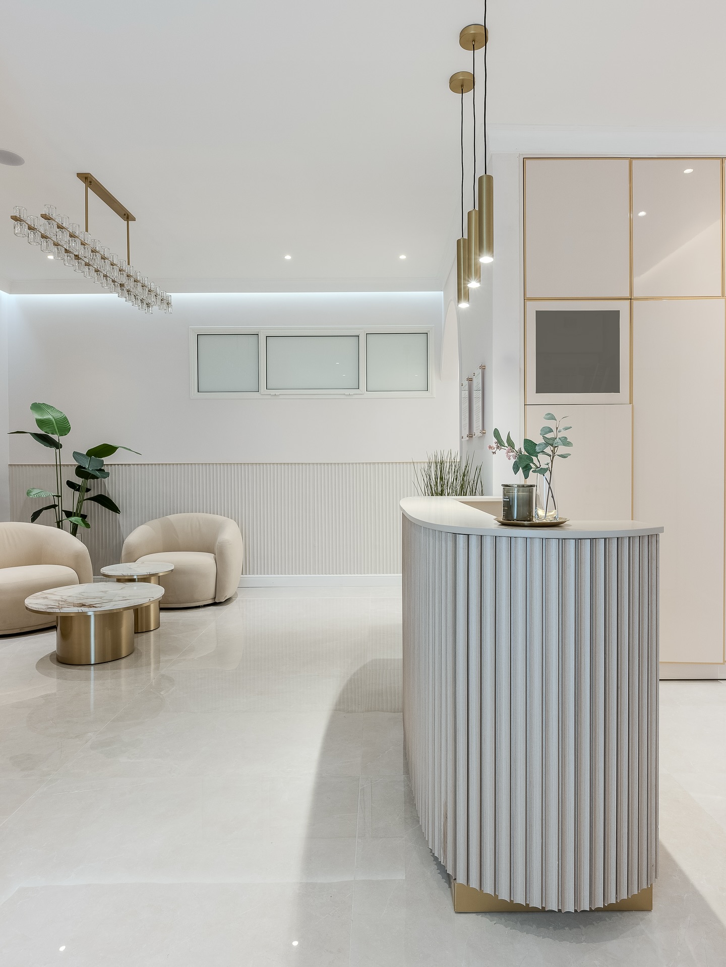 MIKVAH 36 | completed 2025
Timeless neutrals, sculpted seating, brass warmth, and soft layered lighting -a lobby curated to calm the mind before entering the sacred.
Designed By @bel_archdesign
PH @einat_dekel
Furniture @milano_design.il