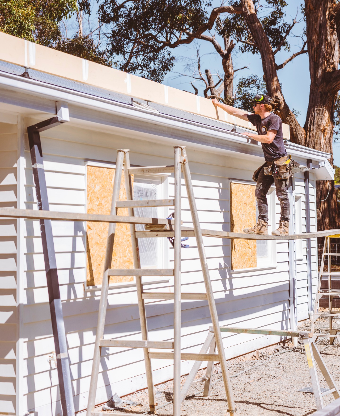 Exteriors built for the Macedon Ranges - where sun, frost and wind all make an appearance in a single day. Every cladding, junction and finish is detailed to endure and stay looking sharp through it all.
.
.
.
.
.
.
#buildtrend #buildtrendhomes #custombuilder #macedonrangesbuilder #regionalbuilder #architecturalbuilder #qualitycraftsmanship #australianbuilder #regionalarchitecture #countryhome #weatherboardhome #customhome
