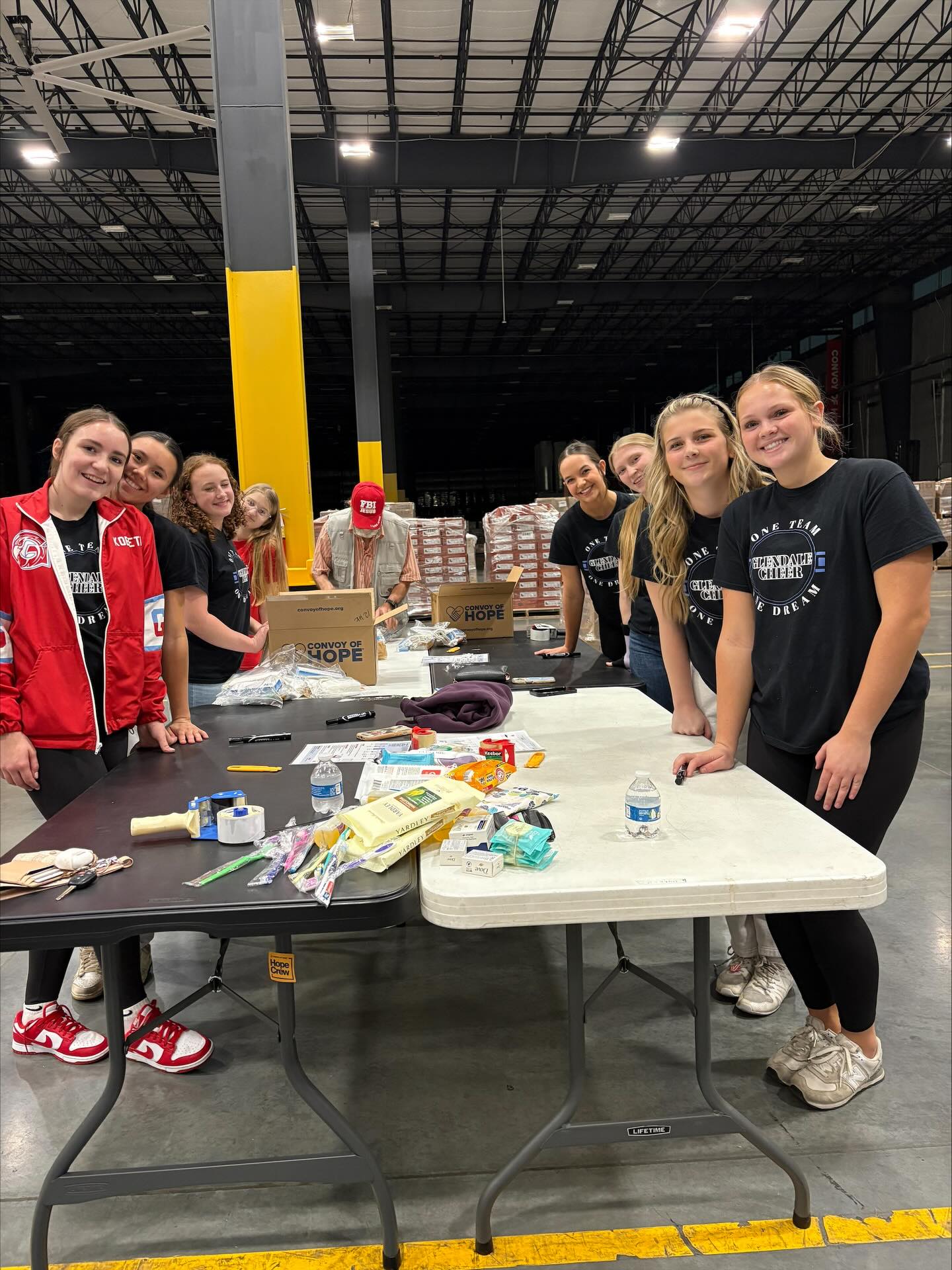 Glendale Cheer-
We had the amazing opportunity to serve at Convoy Of Hope and serve alongside our schools DECA program. We are so thankful for Convoy and how it provides relief and goods to those in need, not only in our community but around the world! We are beyond blessed we got this opportunity to serve!